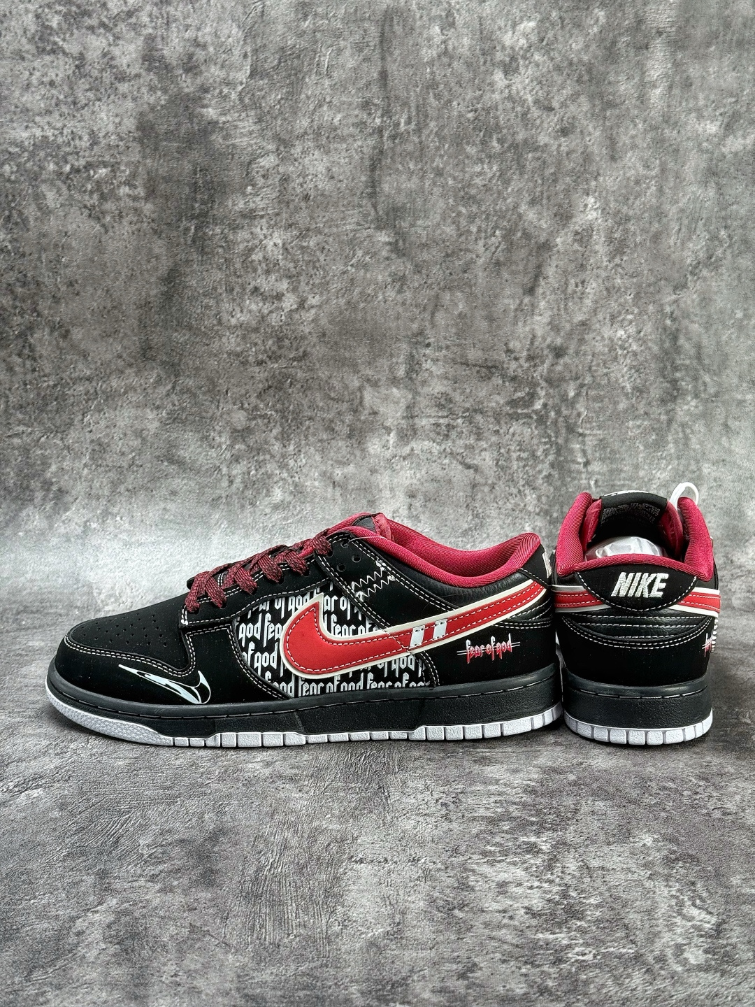 Nike SB Dunk Low x Fear of God 黑红小勾满天星 KK1333-051-莆田鞋,莆田鞋货源,高仿鞋,高仿鞋货源,安福档口,莆田高仿鞋,莆田鞋批发,高仿鞋批发,莆田高仿运动鞋,高仿运动鞋,莆田运动鞋 Nike SB Dunk Low x Fear of God 黑红小勾满天星 KK1333-051