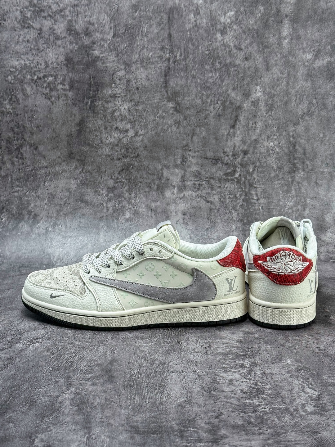 Travis Scott x Nike Air Jordan 1 Low x Louis Vuitton Air Jordan 1 Low 反转白灰小勾满天星倒钩 纯原版本 QW5088-209