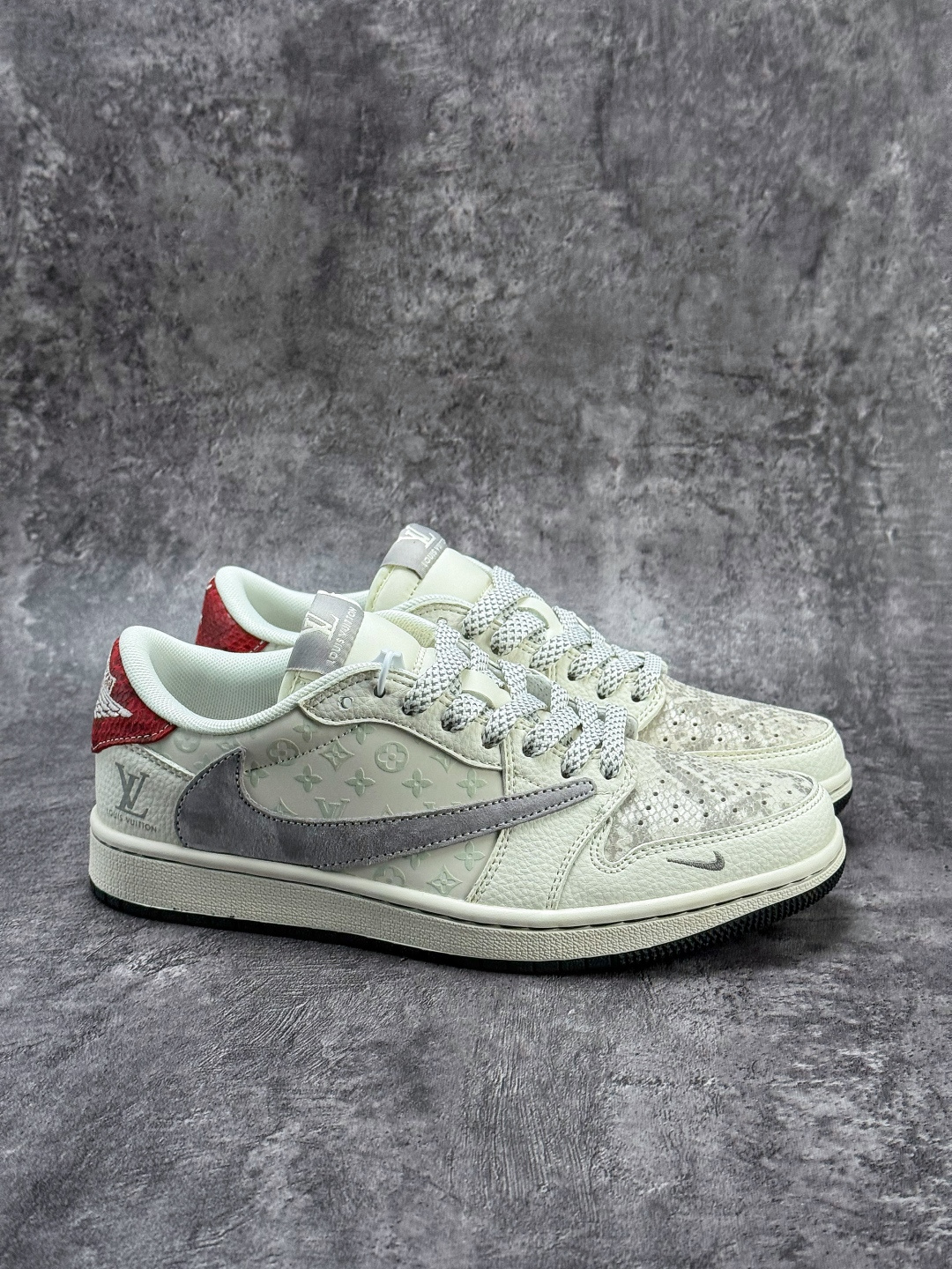 Travis Scott x Nike Air Jordan 1 Low x Louis Vuitton Air Jordan 1 Low 反转白灰小勾满天星倒钩 纯原版本 QW5088-209