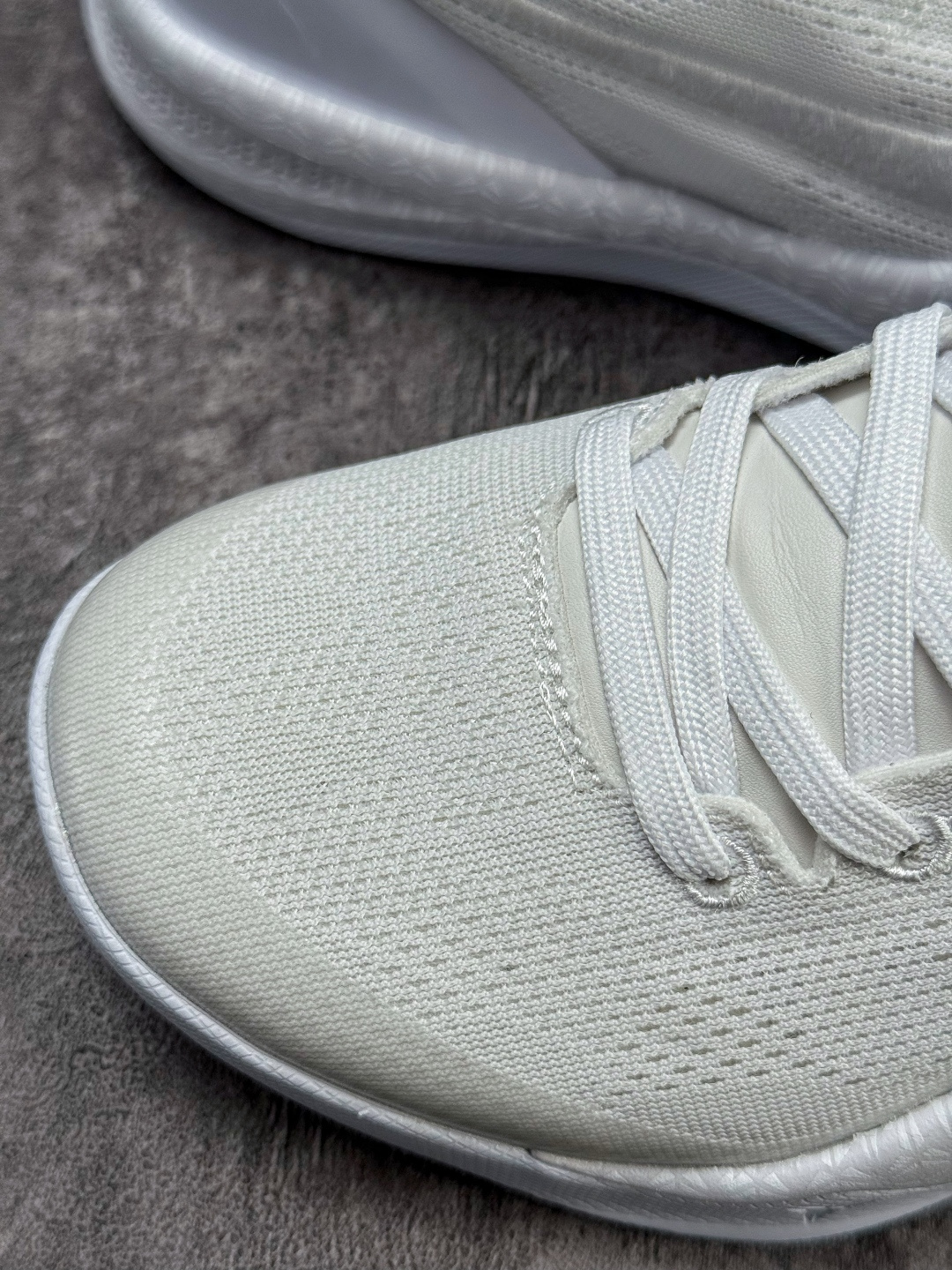 NIKE KOBE 8 EASTER 科比八代 纯白 FJ9364-100