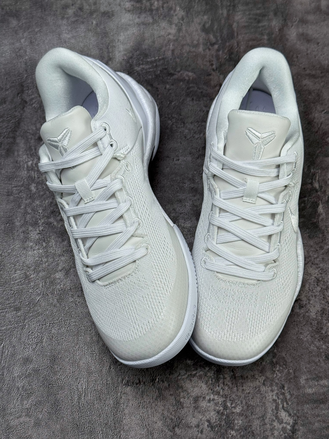 NIKE KOBE 8 EASTER 科比八代 纯白 FJ9364-100