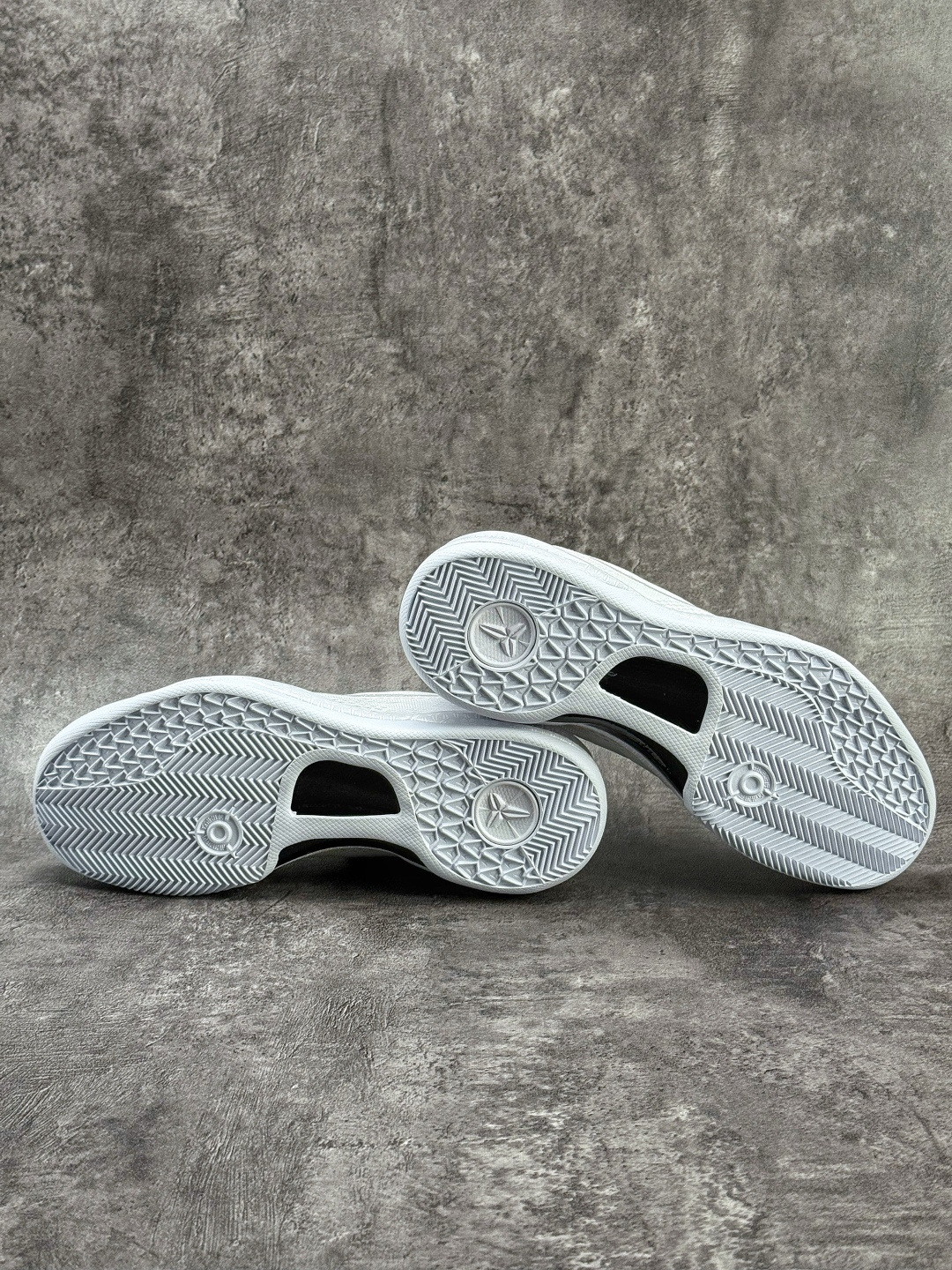 NIKE KOBE 8 EASTER 科比八代 纯白 FJ9364-100