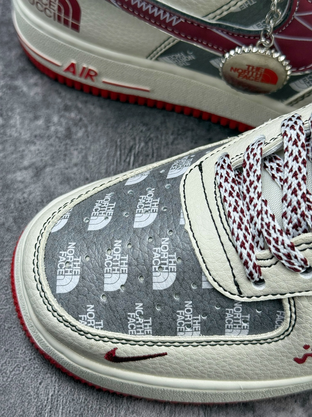 220 Nike Air Force 1 Low 07 x The North Face 白灰红小勾满天星 SY1388-015