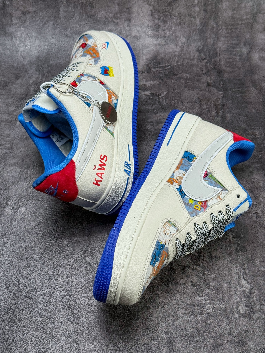 220 Nike Air Force 1 Low 07 x KAWS 白蓝小勾满天星 SY1388-017