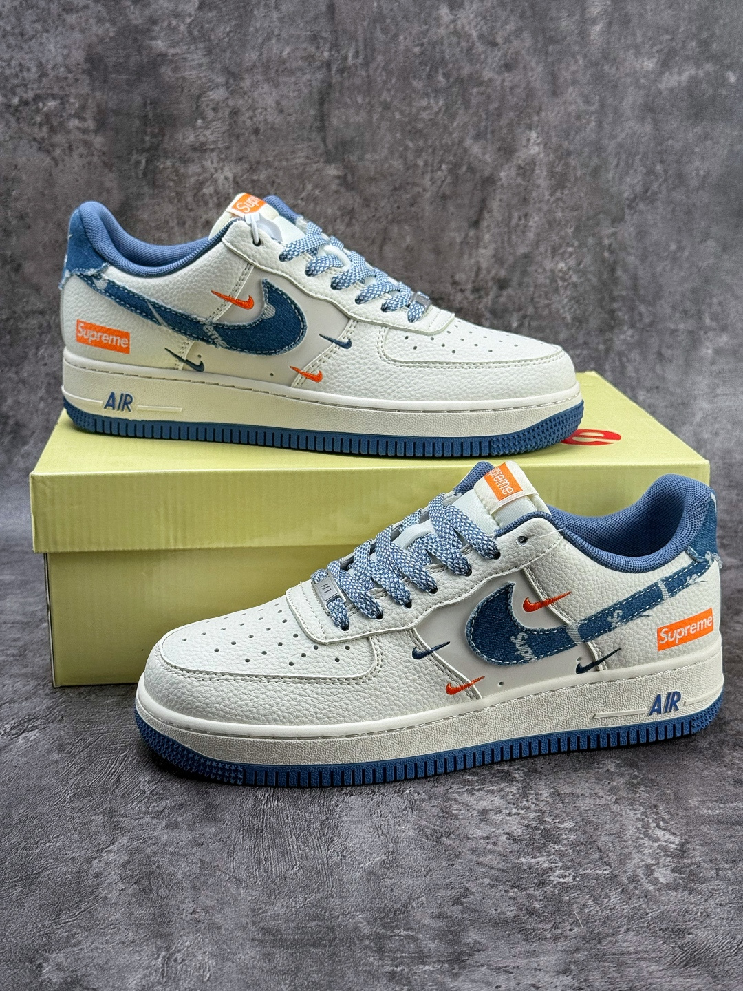 210 Nike Air Force 1 Low 07 x Superme 白蓝牛仔四小勾满天星 QW5606-263-Chinese UA Cheap High Quatity Brand Clothes Bags handbags Sneakers wholesale wholesaler seller from China Factory suppliers Fashion Clothing Shoes best Quality Beautiful Price 210 Nike Air Force 1 Low 07 x Superme 白蓝牛仔四小勾满天星 QW5606-263