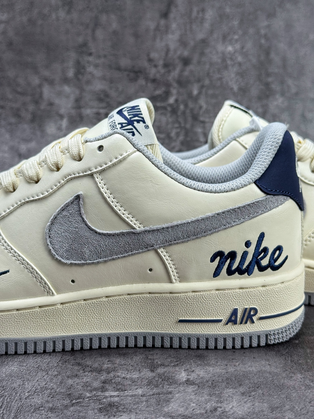 210 Nike Air Force 1 Low 07 白灰小勾 NH0601-581