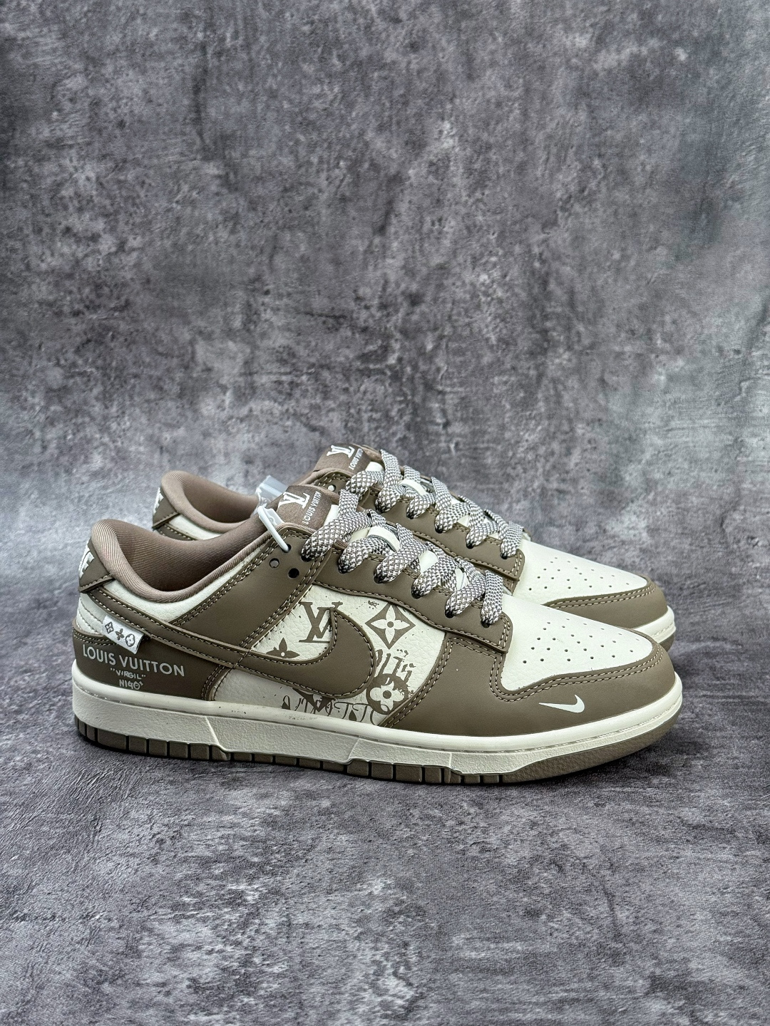 Nike SB Dunk Low x Louis Vuitton 棕白小勾满天星 XD1588-239