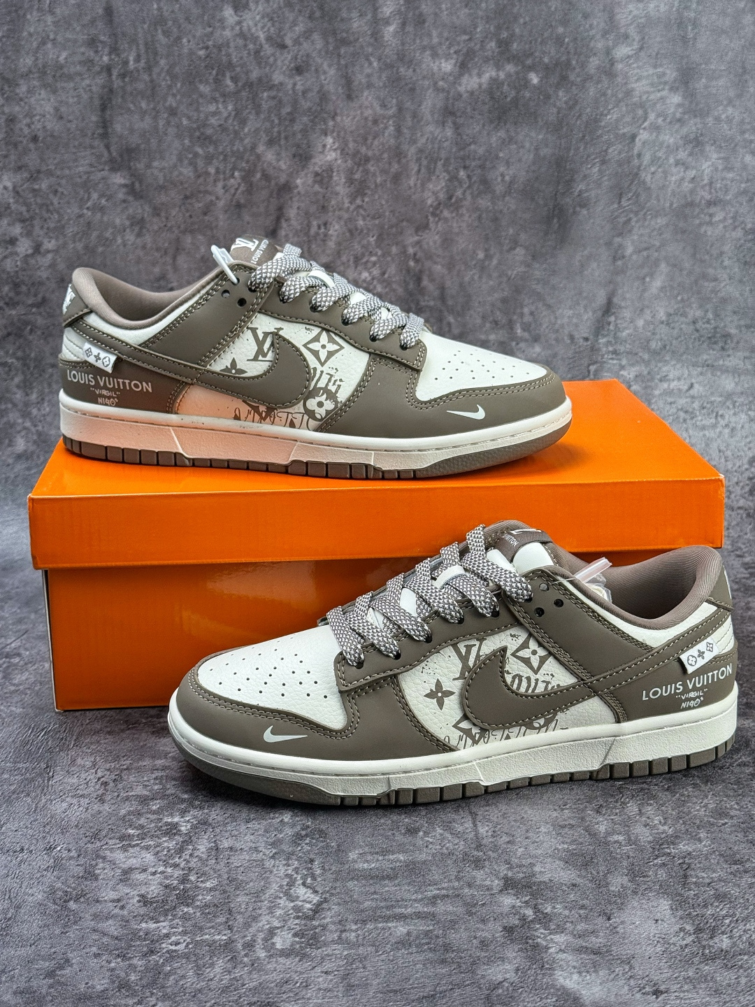 Nike SB Dunk Low x Louis Vuitton 棕白小勾满天星 XD1588-239