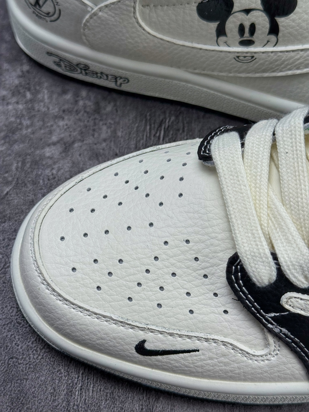 Travis Scott x Nike Air Jordan 1 Low x Louis Vuitton Air Jordan 1 Low 反转白灰小勾倒钩 纯原版本 DZ2688-003