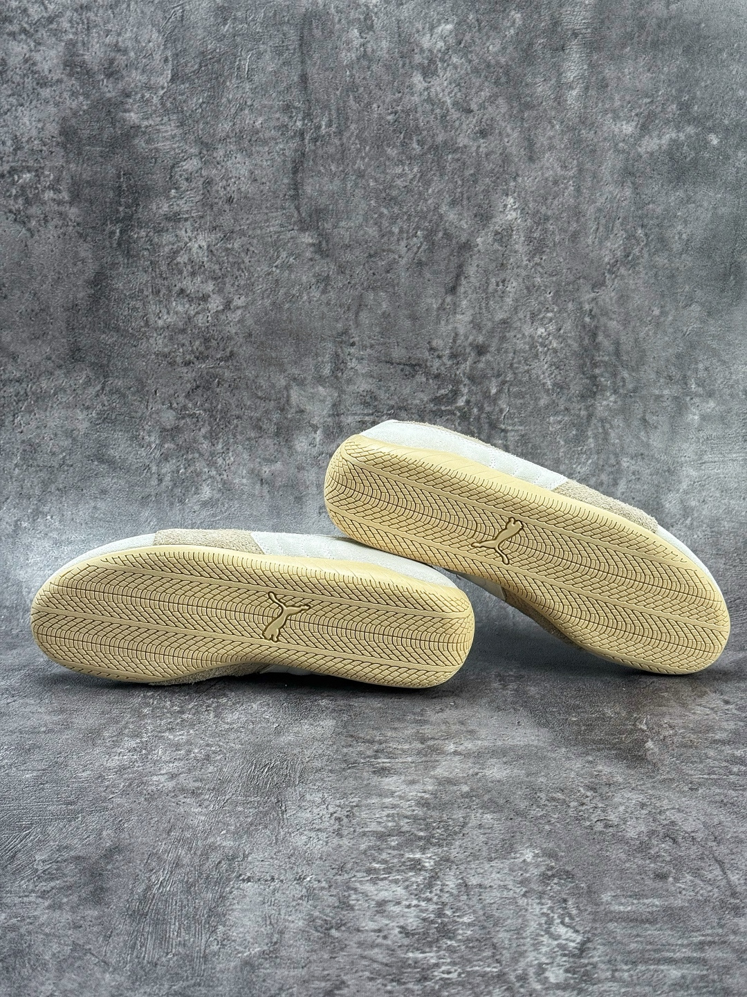 PUMA Speedcat OG 百搭单品 彪马 PUMA Speedcat OG 舒适运动 防滑轻便 低帮 生活休闲鞋 男女款运动休闲鞋达人推荐新品 403619-01-Top High Quatity Cheap Sneakers Fashion Clothing Clothes Bags handbags Shoes of all Brand wholesale With The best Quality And Beautiful Price from China Factory Chinese suppliers wholesaler seller PUMA Speedcat OG 百搭单品 彪马 PUMA Speedcat OG 舒适运动 防滑轻便 低帮 生活休闲鞋 男女款运动休闲鞋达人推荐新品 403619-01