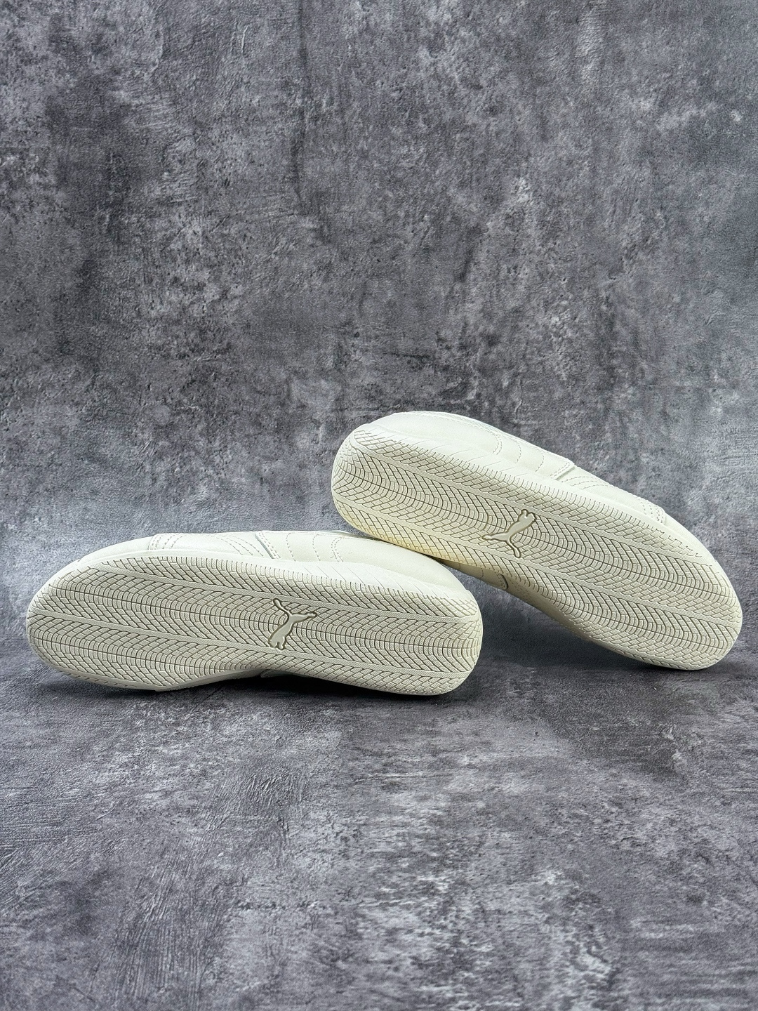 PUMA Speedcat OG 百搭单品 彪马 PUMA Speedcat OG 舒适运动 防滑轻便 低帮 生活休闲鞋 男女款运动休闲鞋达人推荐新品 405835-01 PUMA Speedcat OG 百搭单品 彪马 PUMA Speedcat OG 舒适运动 防滑轻便 低帮 生活休闲鞋 男女款运动休闲鞋达人推荐新品 405835-01