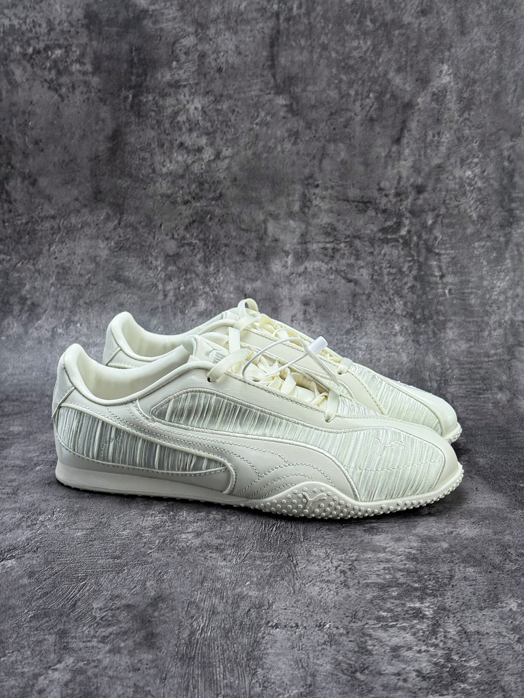 PUMA彪马 Bella V2 Leather 中国限定时尚百搭 舒适 德训 情侣双鞋带薄底鞋 耐磨 低帮 生活休闲鞋 406092-01