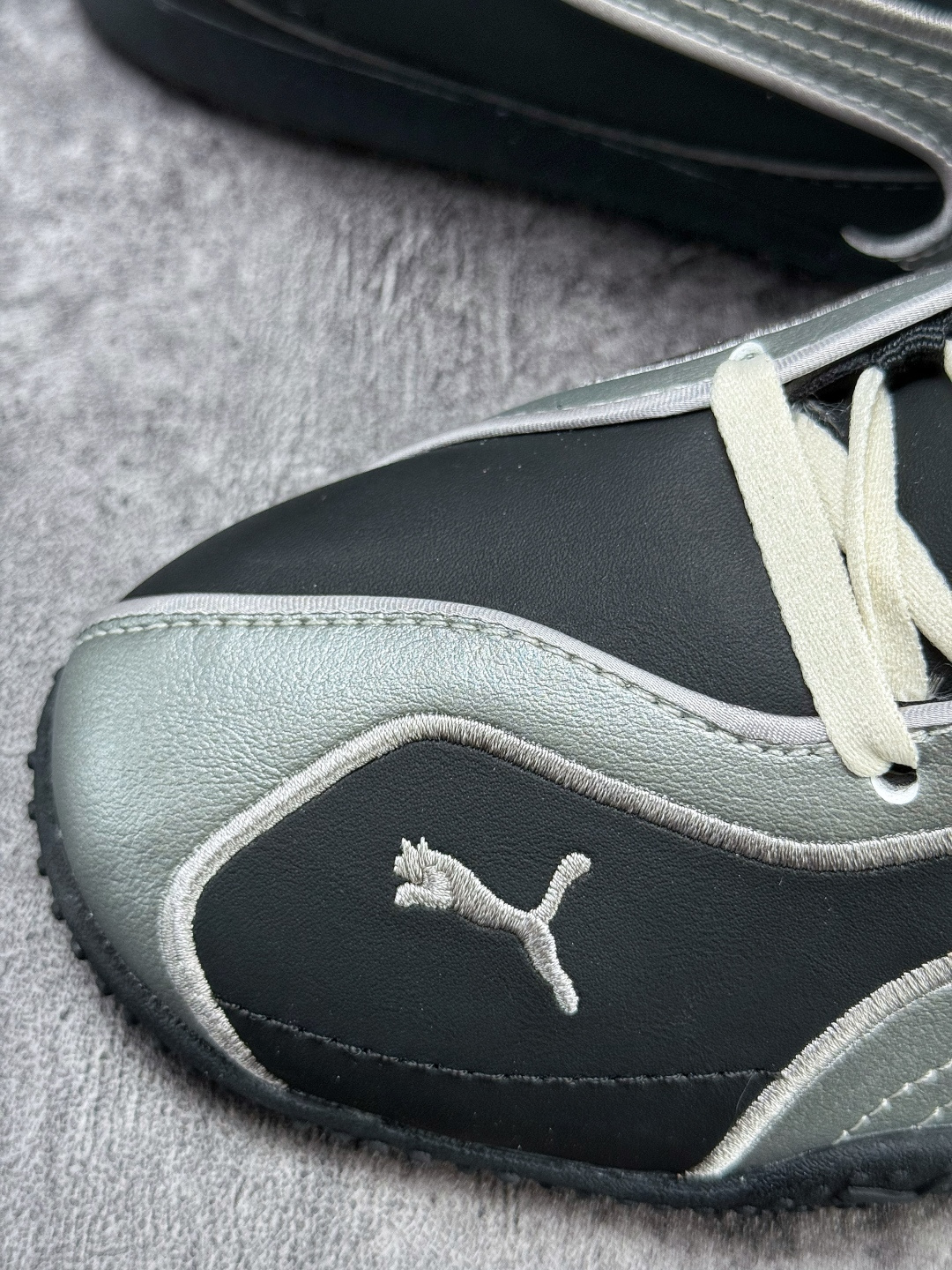 PUMA彪马 Bella V2 Leather 中国限定时尚百搭 舒适 德训 情侣双鞋带薄底鞋 耐磨 低帮 生活休闲鞋 404043-01