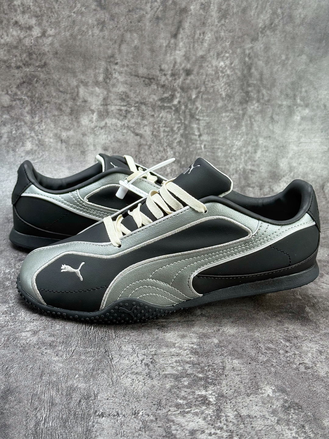 PUMA彪马 Bella V2 Leather 中国限定时尚百搭 舒适 德训 情侣双鞋带薄底鞋 耐磨 低帮 生活休闲鞋 404043-01