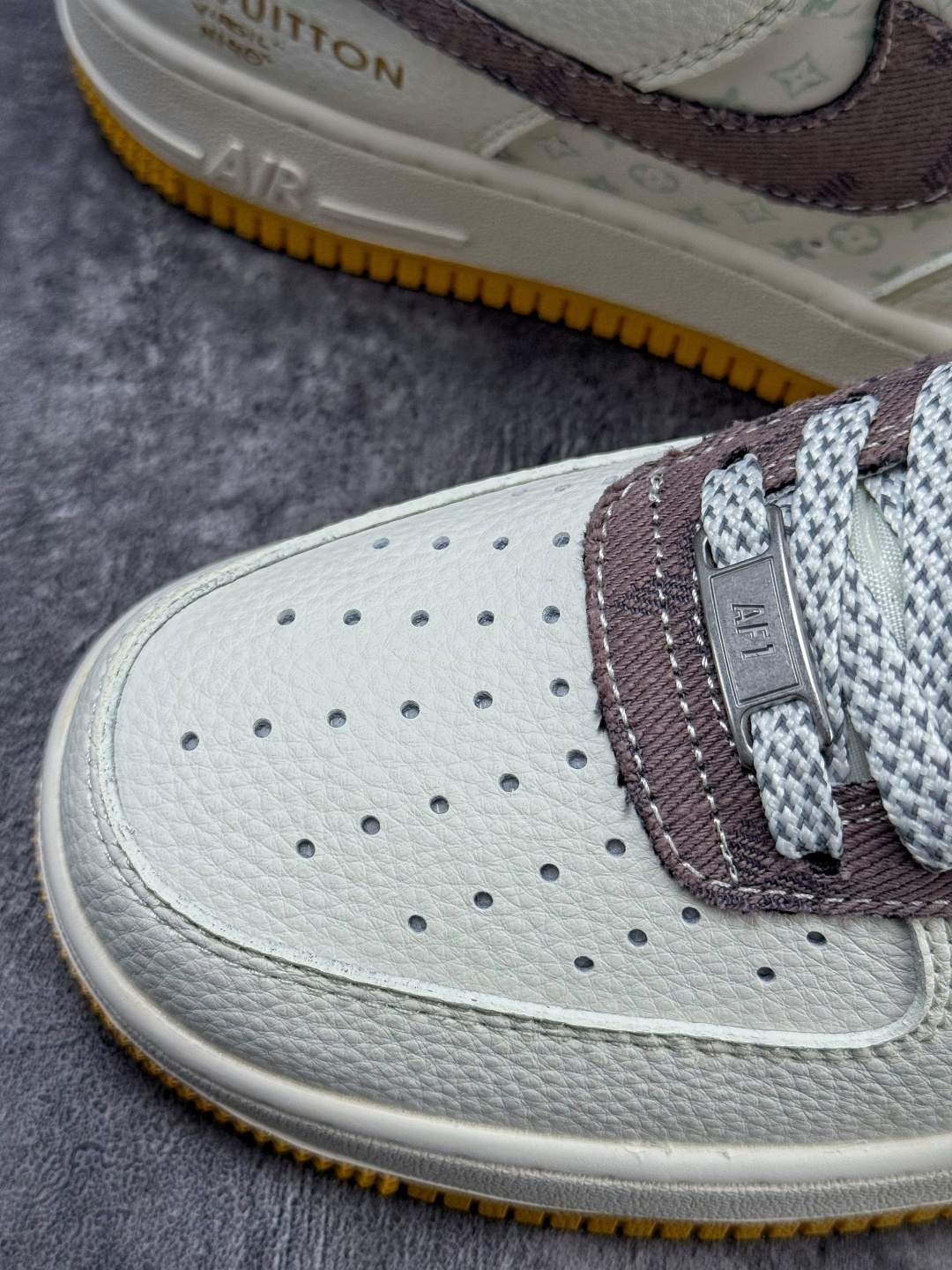 Nike Air Force 1 Low 07 x Louis Vuitton 白棕满天星 QW5606-262