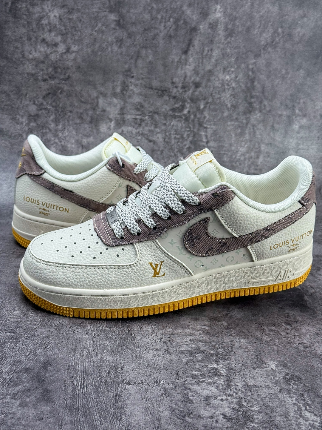 Nike Air Force 1 Low 07 x Louis Vuitton 白棕满天星 QW5606-262