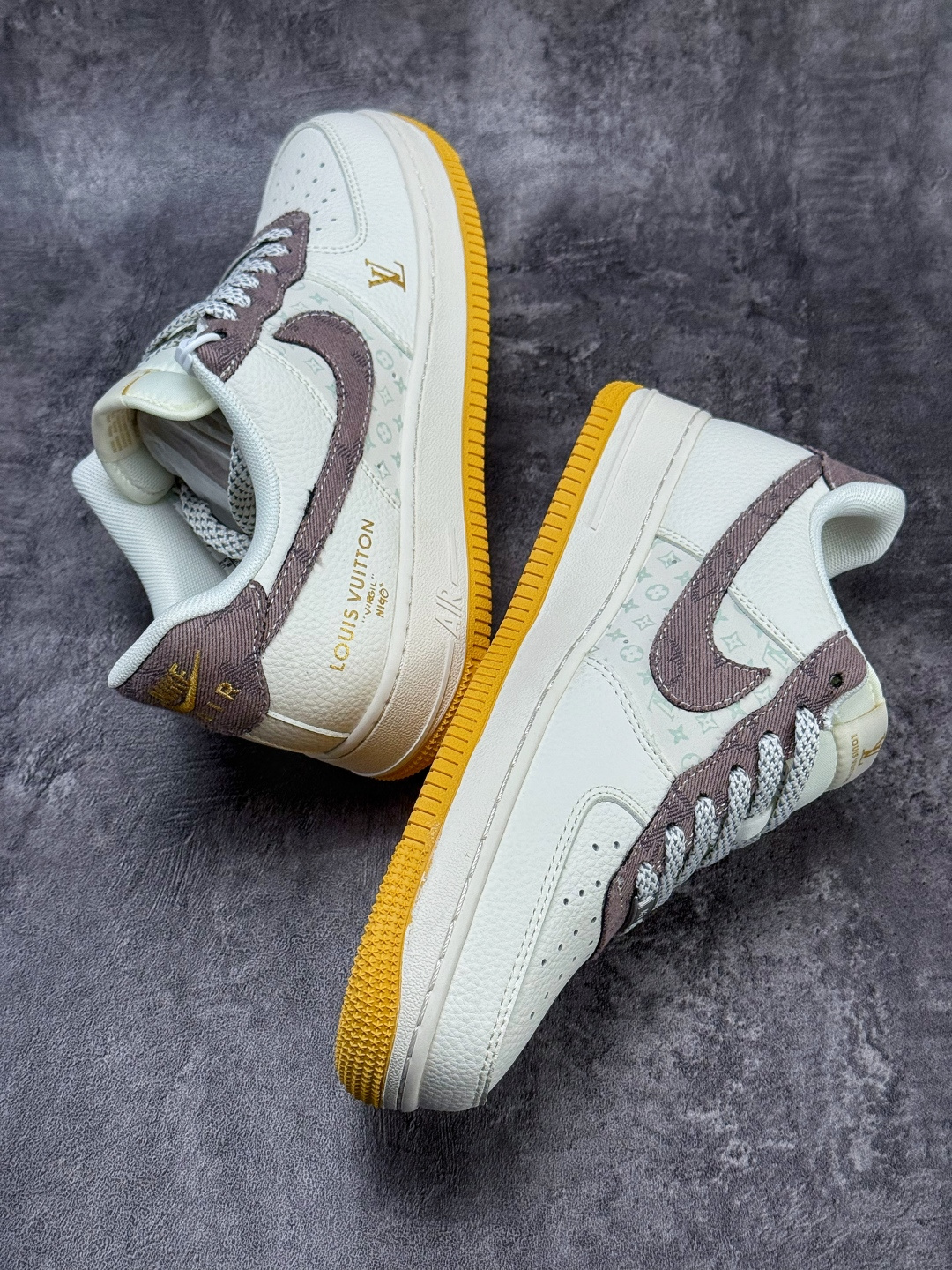 Nike Air Force 1 Low 07 x Louis Vuitton 白棕满天星 QW5606-262