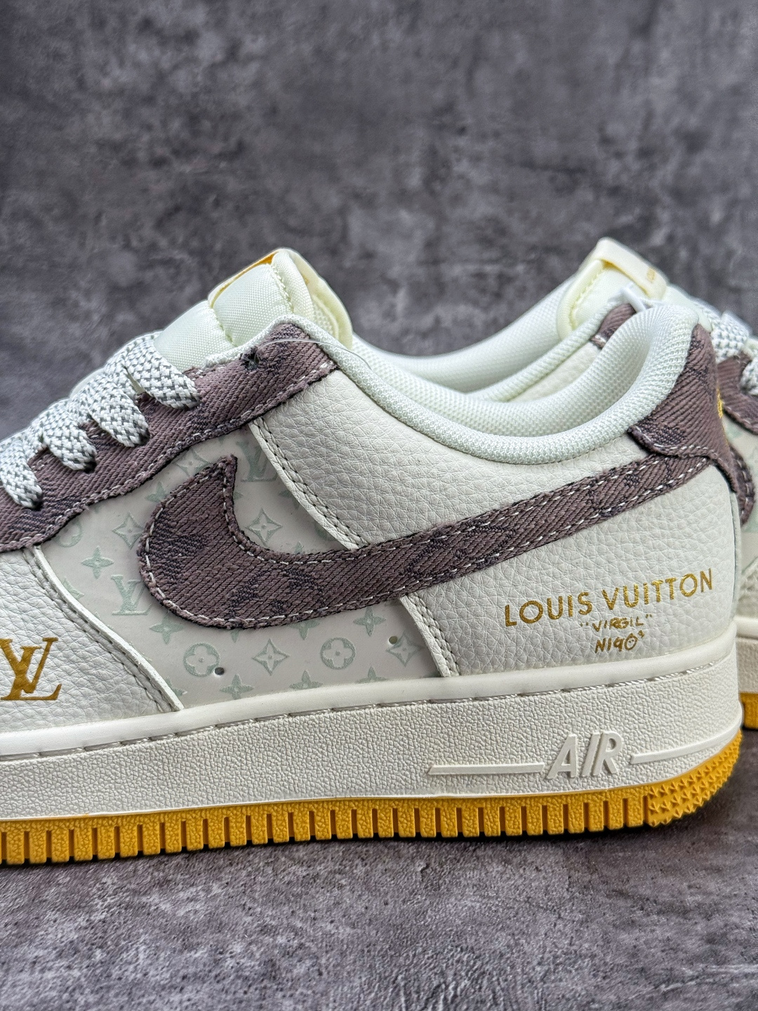 Nike Air Force 1 Low 07 x Louis Vuitton 白棕满天星 QW5606-262