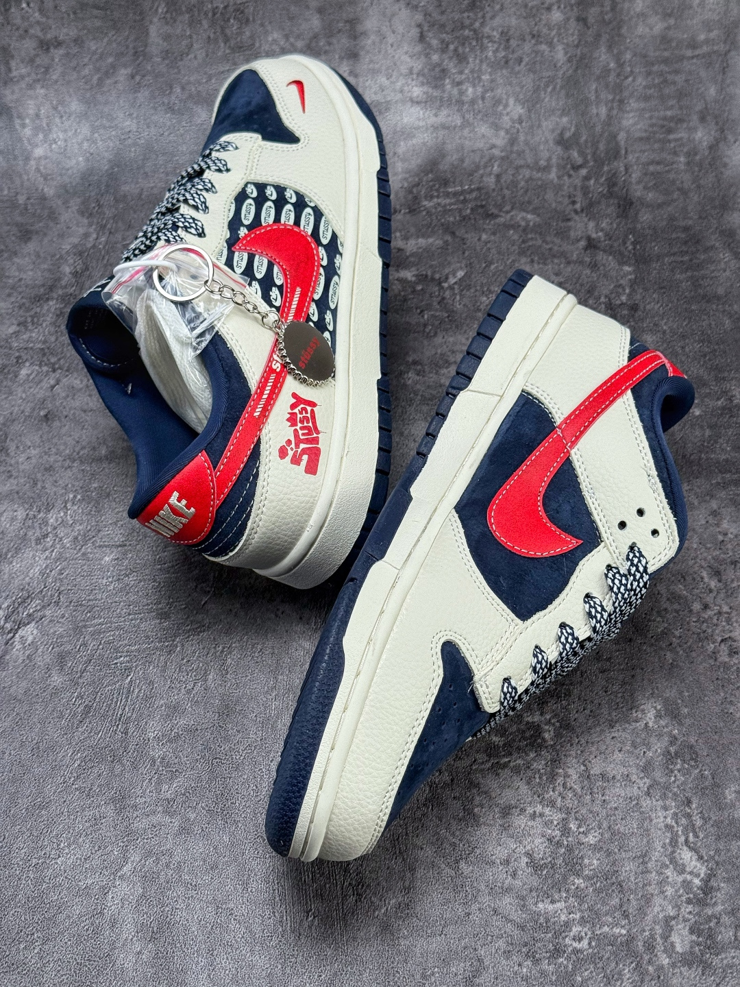 Nike SB Dunk Low x Stussy 白蓝红小勾满天星 DD1988-008