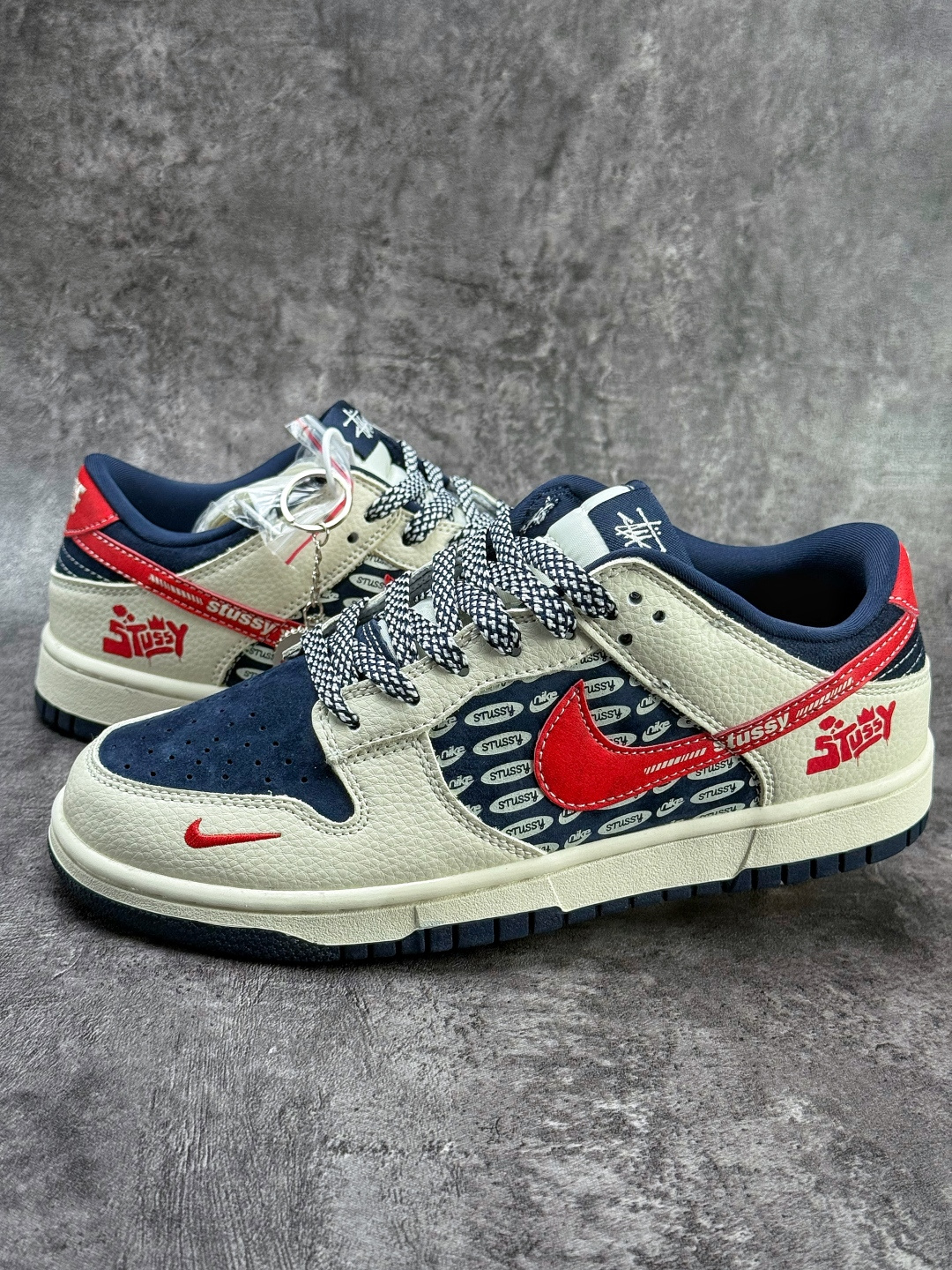 Nike SB Dunk Low x Stussy 白蓝红小勾满天星 DD1988-008