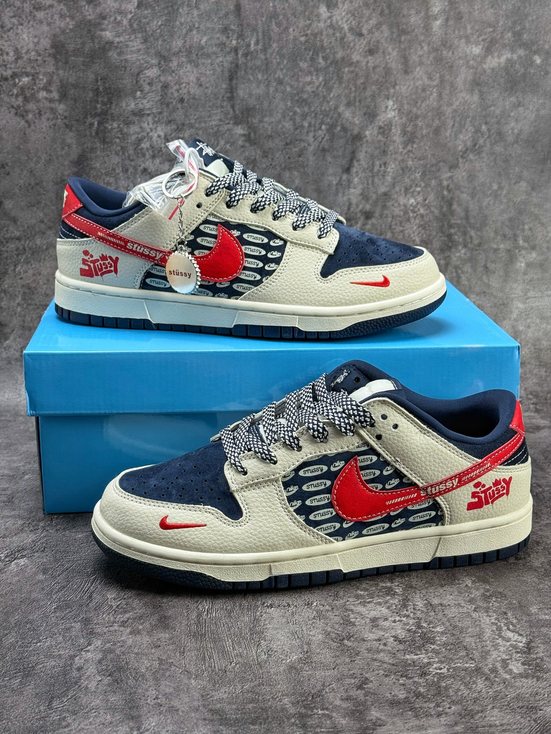 Nike SB Dunk Low x Stussy 白蓝红小勾满天星 DD1988-008