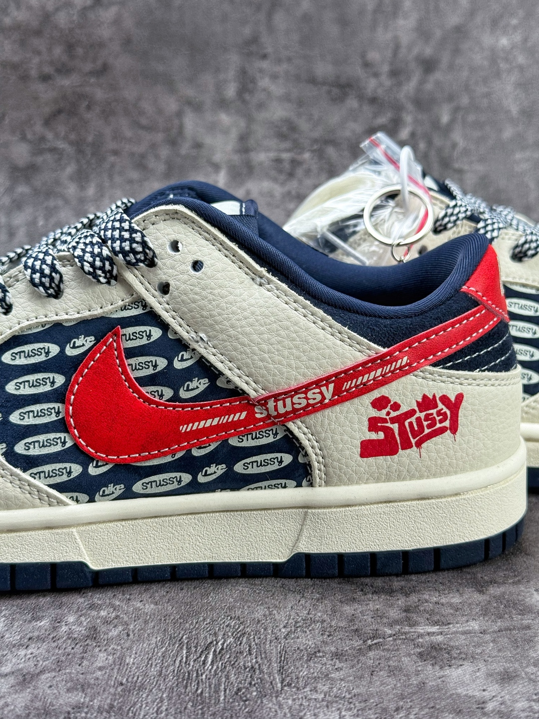 Nike SB Dunk Low x Stussy 白蓝红小勾满天星 DD1988-008