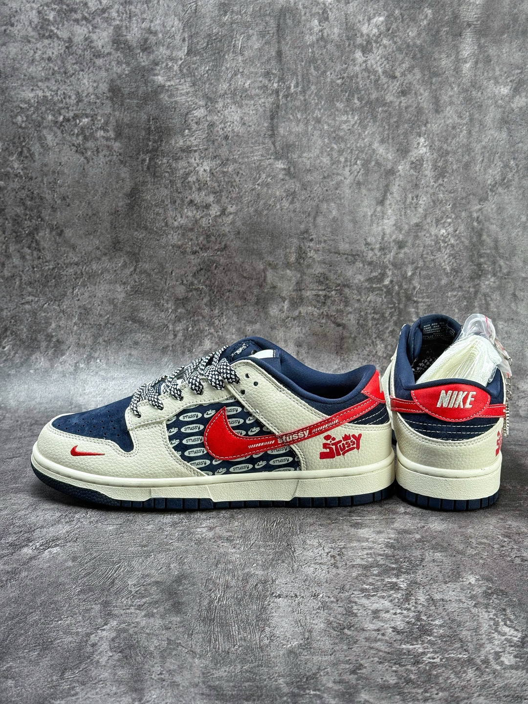 Nike SB Dunk Low x Stussy 白蓝红小勾满天星 DD1988-008
