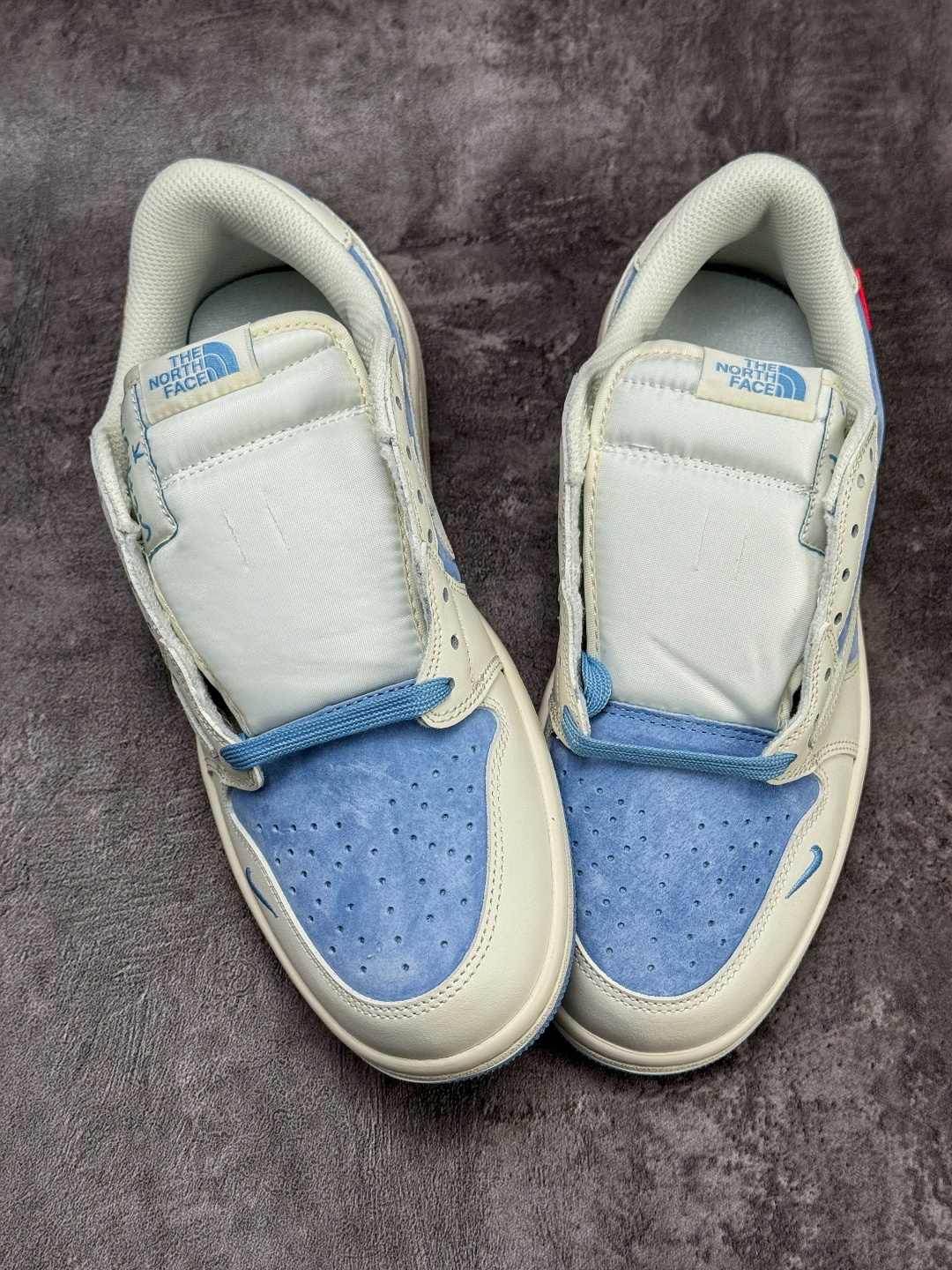 Travis Scott x Nike Air Jordan 1 Low x The North Face Air Jordan 1 Low 反转白蓝小勾倒钩 纯原版本 DM7866-124 Travis Scott x Nike Air Jordan 1 Low x The North Face Air Jordan 1 Low 反转白蓝小勾倒钩 纯原版本 DM7866-124