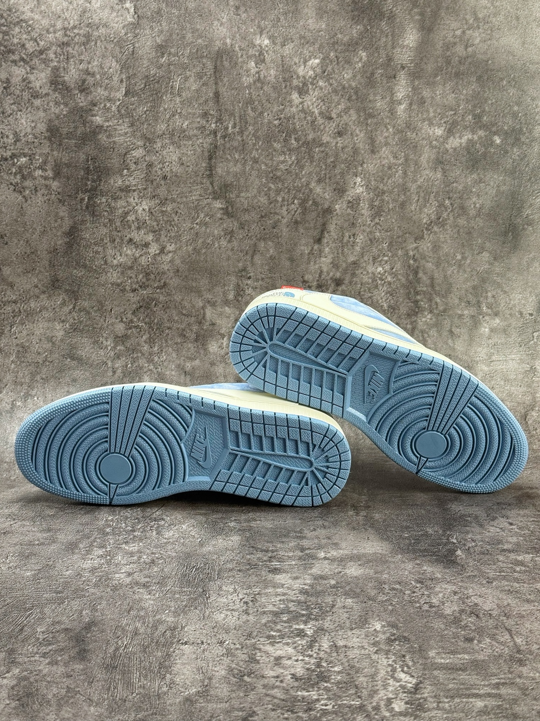 Travis Scott x Nike Air Jordan 1 Low x The North Face Air Jordan 1 Low 反转白蓝小勾倒钩 纯原版本 DM7866-124 Travis Scott x Nike Air Jordan 1 Low x The North Face Air Jordan 1 Low 反转白蓝小勾倒钩 纯原版本 DM7866-124