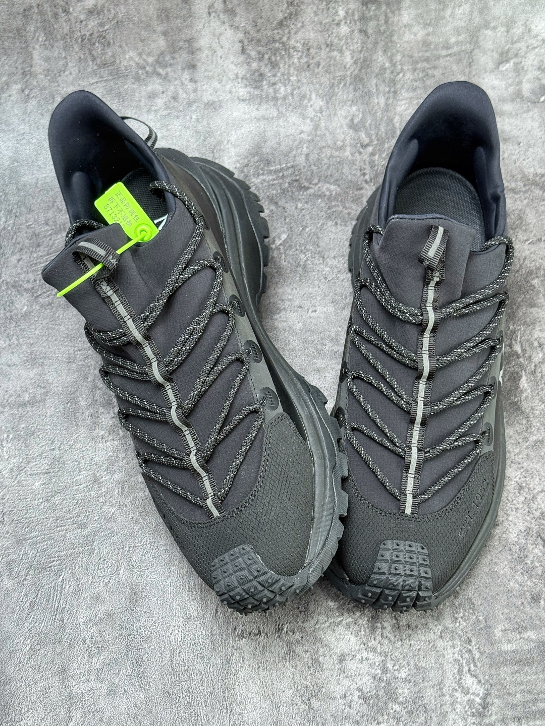 270 moner trailgrip gore-tex 越野旅行系列低帮厚底轻量户外登山运动鞋 黑灰 4M00090 M3457999