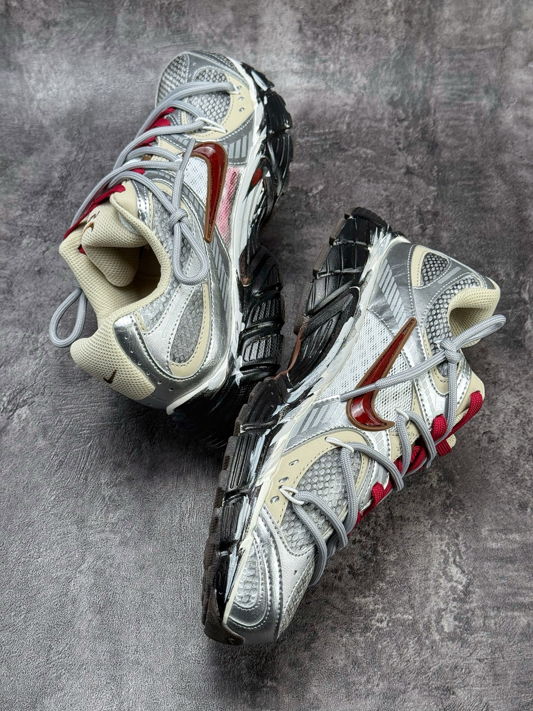 Nike V5 RNR 复古做旧 解构绑带 舒适百搭防滑耐磨 低帮跑步鞋 HQ7901-102