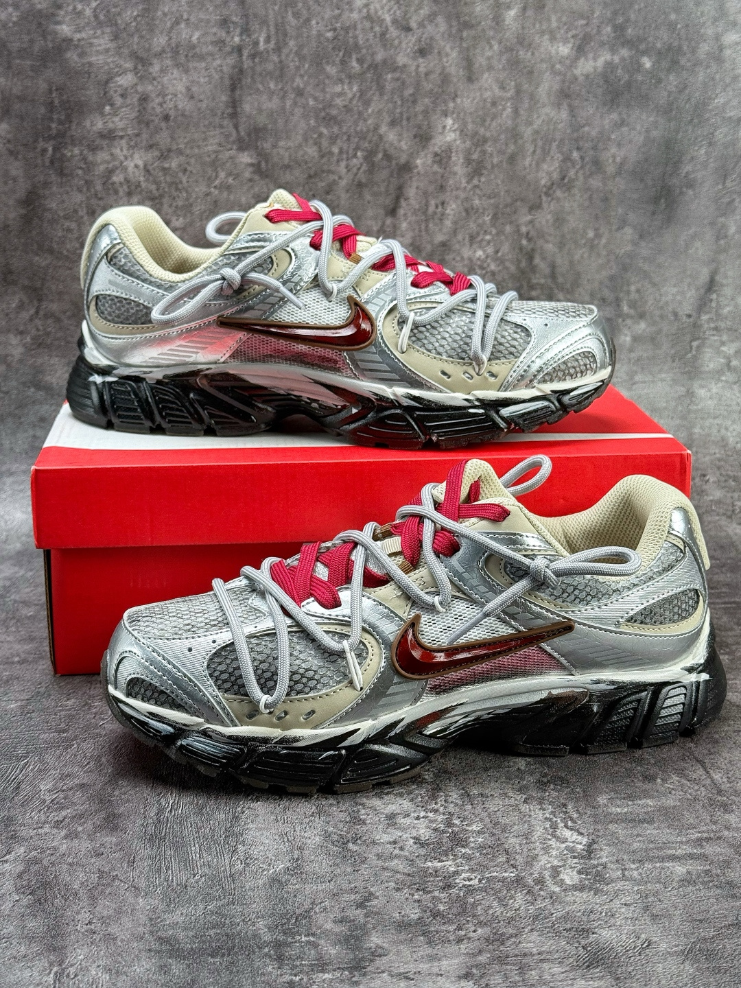 Nike V5 RNR 复古做旧 解构绑带 舒适百搭防滑耐磨 低帮跑步鞋 HQ7901-102