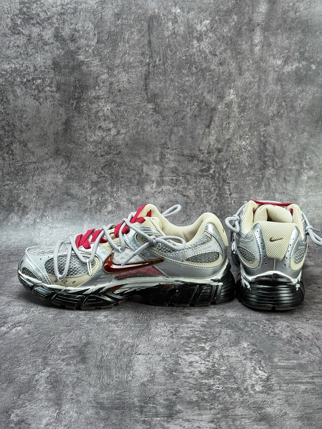 Nike V5 RNR 复古做旧 解构绑带 舒适百搭防滑耐磨 低帮跑步鞋 HQ7901-102