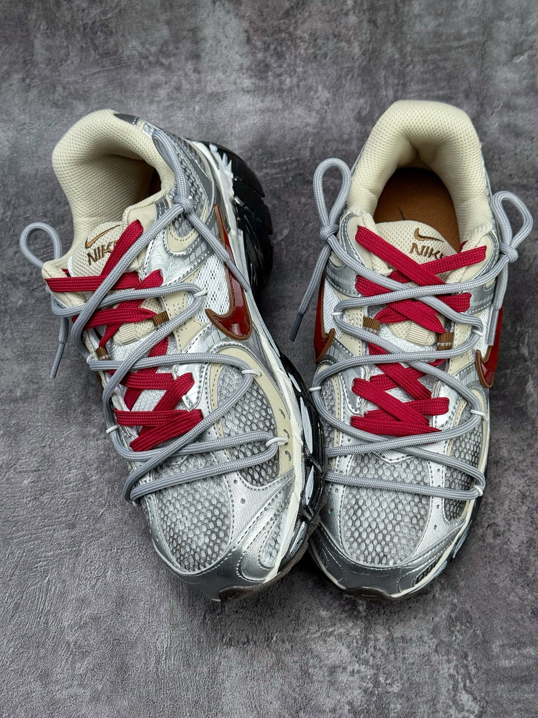 Nike V5 RNR 复古做旧 解构绑带 舒适百搭防滑耐磨 低帮跑步鞋 HQ7901-102