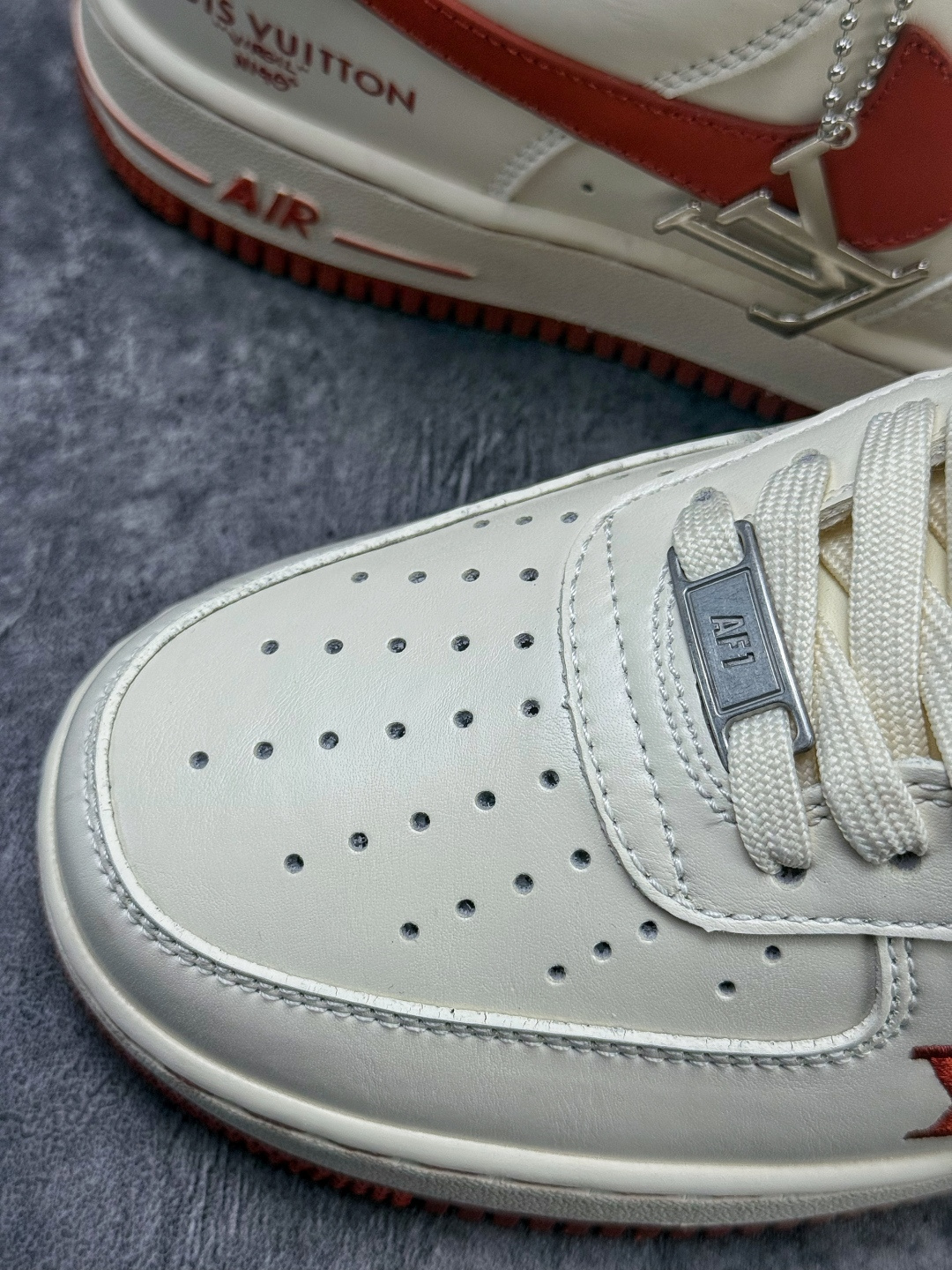 Nike Air Force 1 Low 07 x Louis Vuitton 白红 NH0601-588