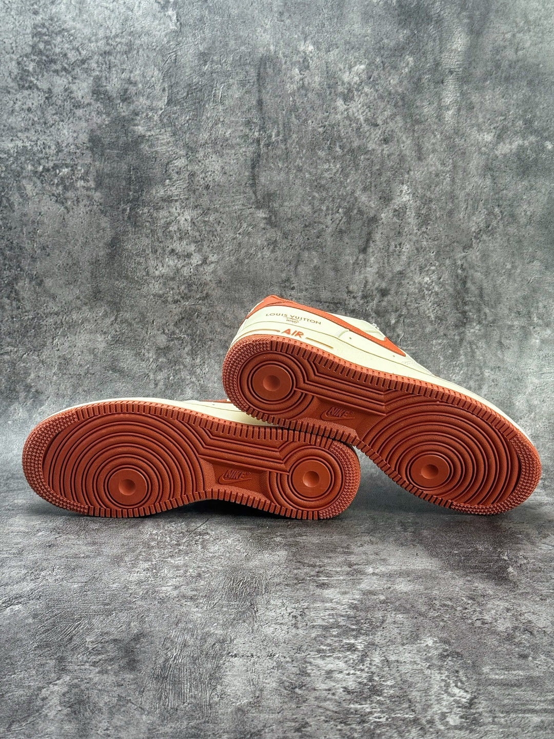 Nike Air Force 1 Low 07 x Louis Vuitton 白红 NH0601-588