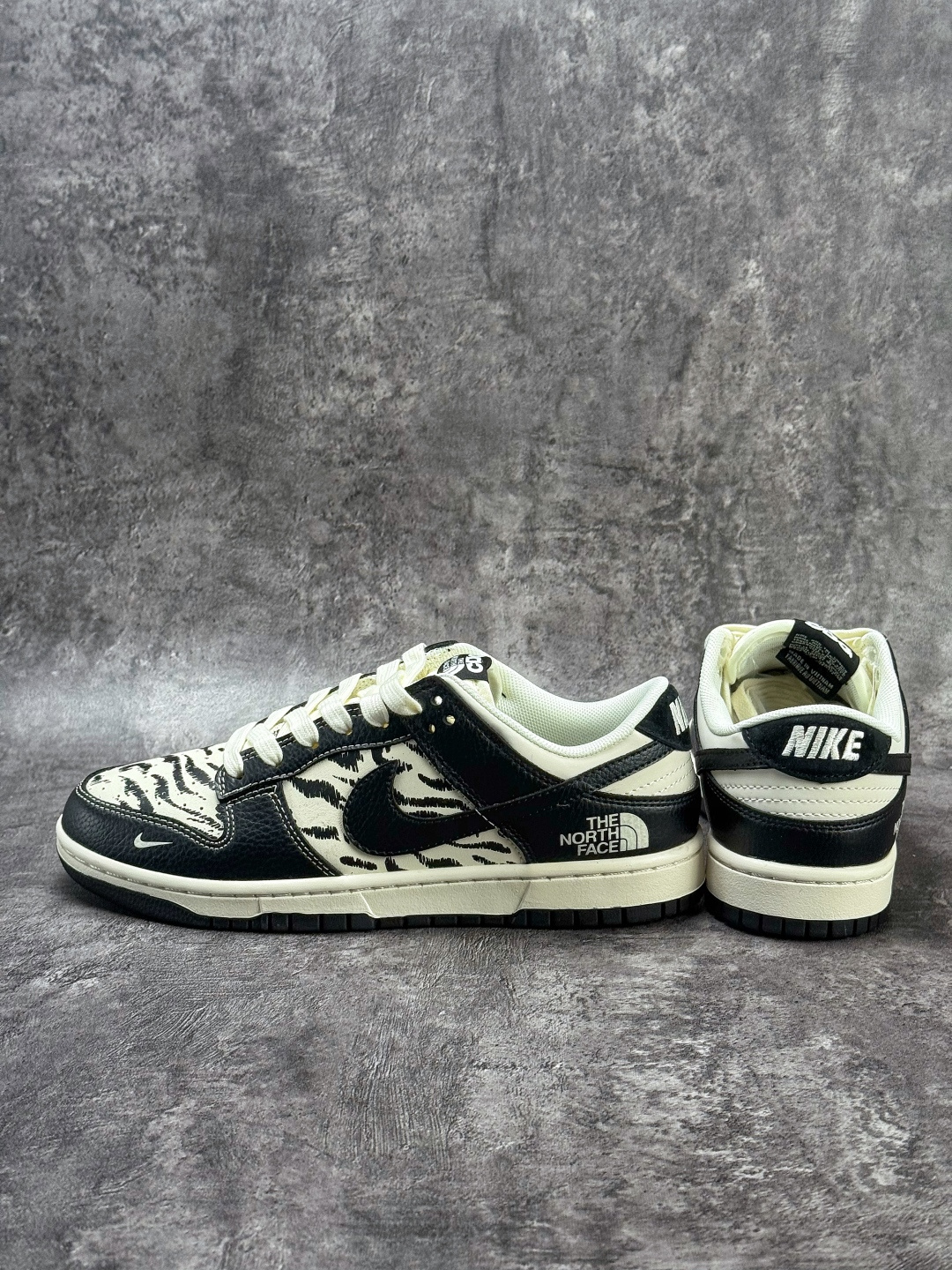 Nike SB Dunk Low x The North Face 黑白小勾 QW5836-028