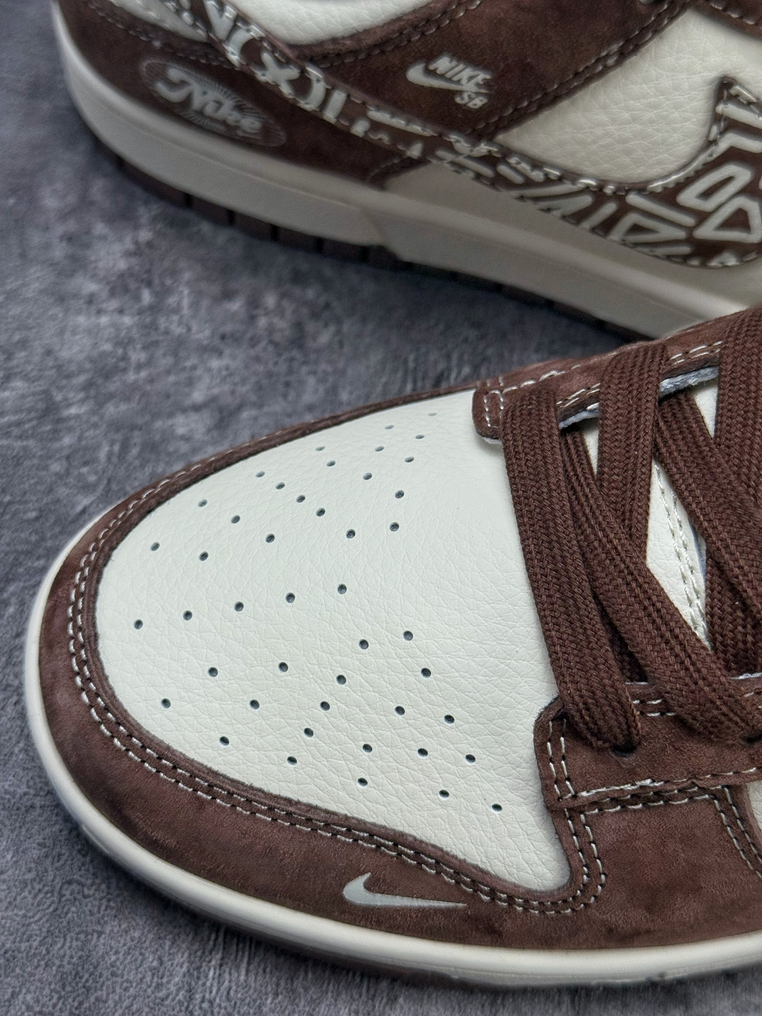 Nike SB Dunk Low 棕白小勾 XD1588-240
