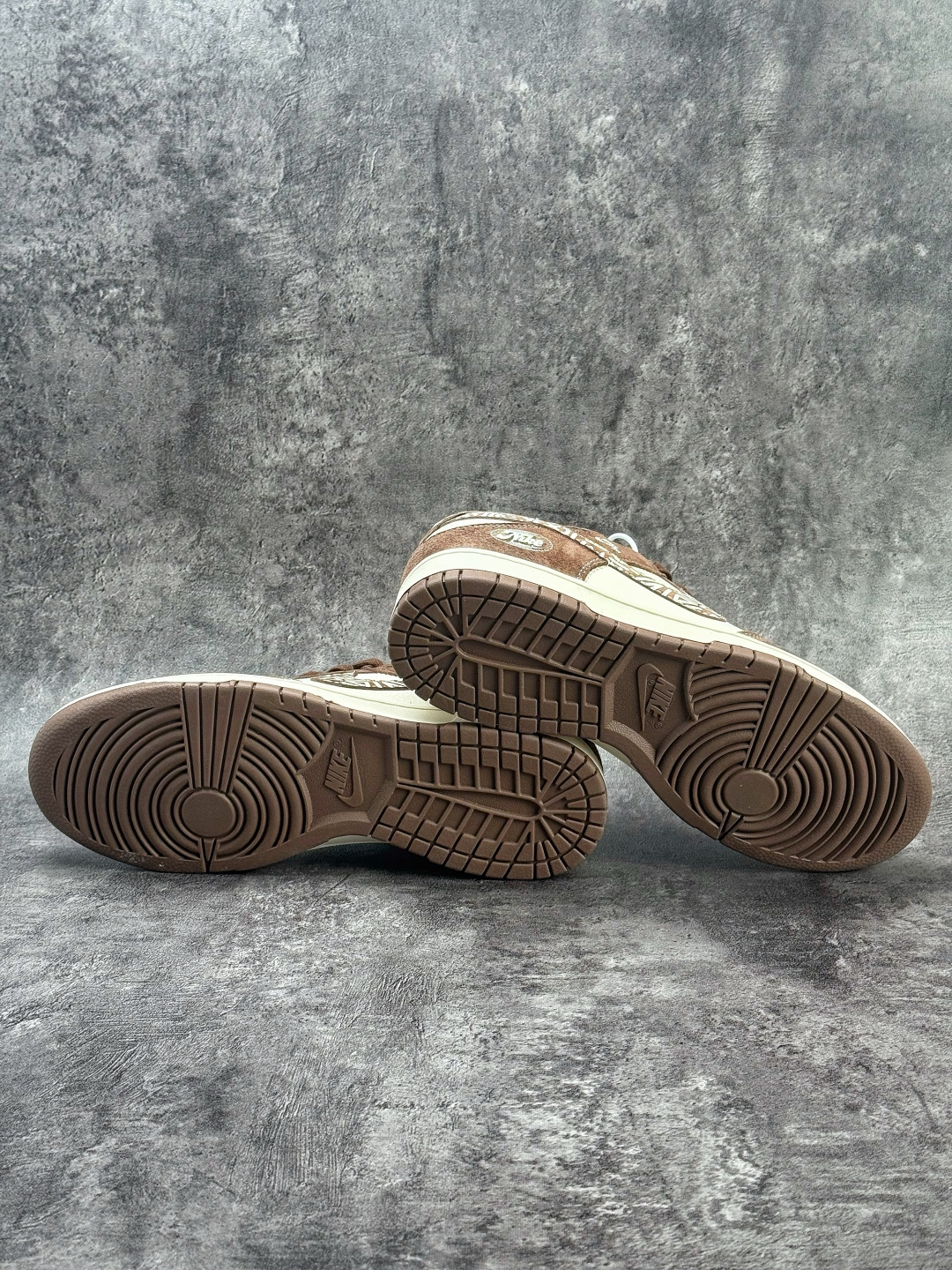 Nike SB Dunk Low 棕白小勾 XD1588-240