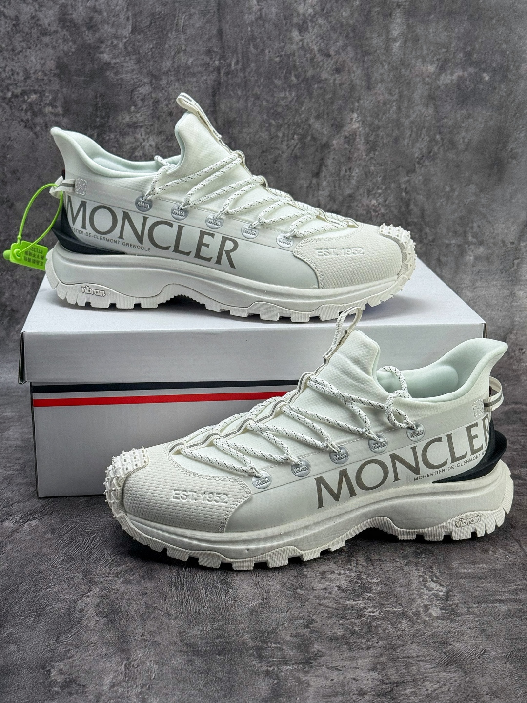 270 moner trailgrip gore-tex 越野旅行系列低帮厚底轻量户外登山运动鞋 白黑 4M00130 M3157001