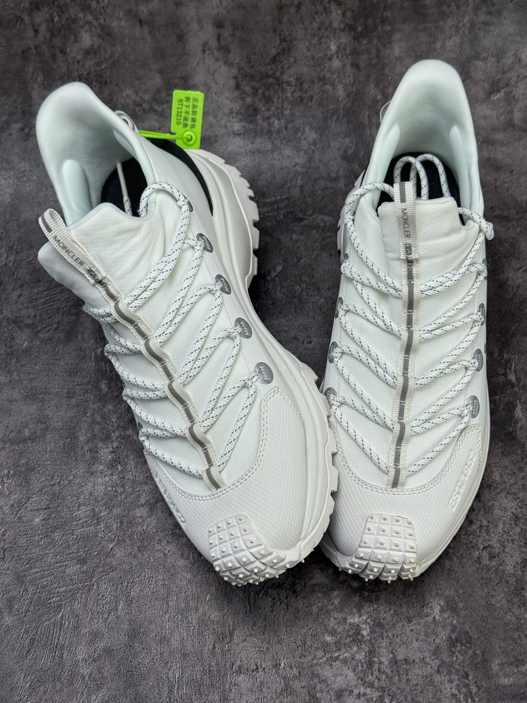 270 moner trailgrip gore-tex 越野旅行系列低帮厚底轻量户外登山运动鞋 白黑 4M00130 M3157001