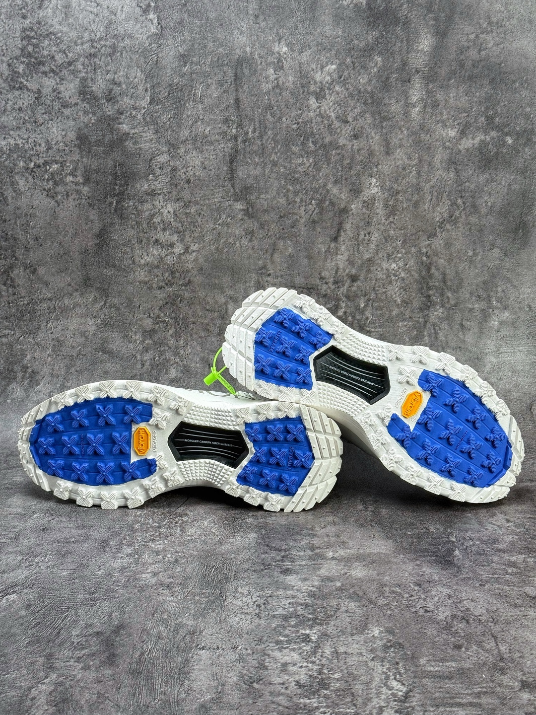 270 moner trailgrip gore-tex 越野旅行系列低帮厚底轻量户外登山运动鞋 白黑 4M00130 M3157001