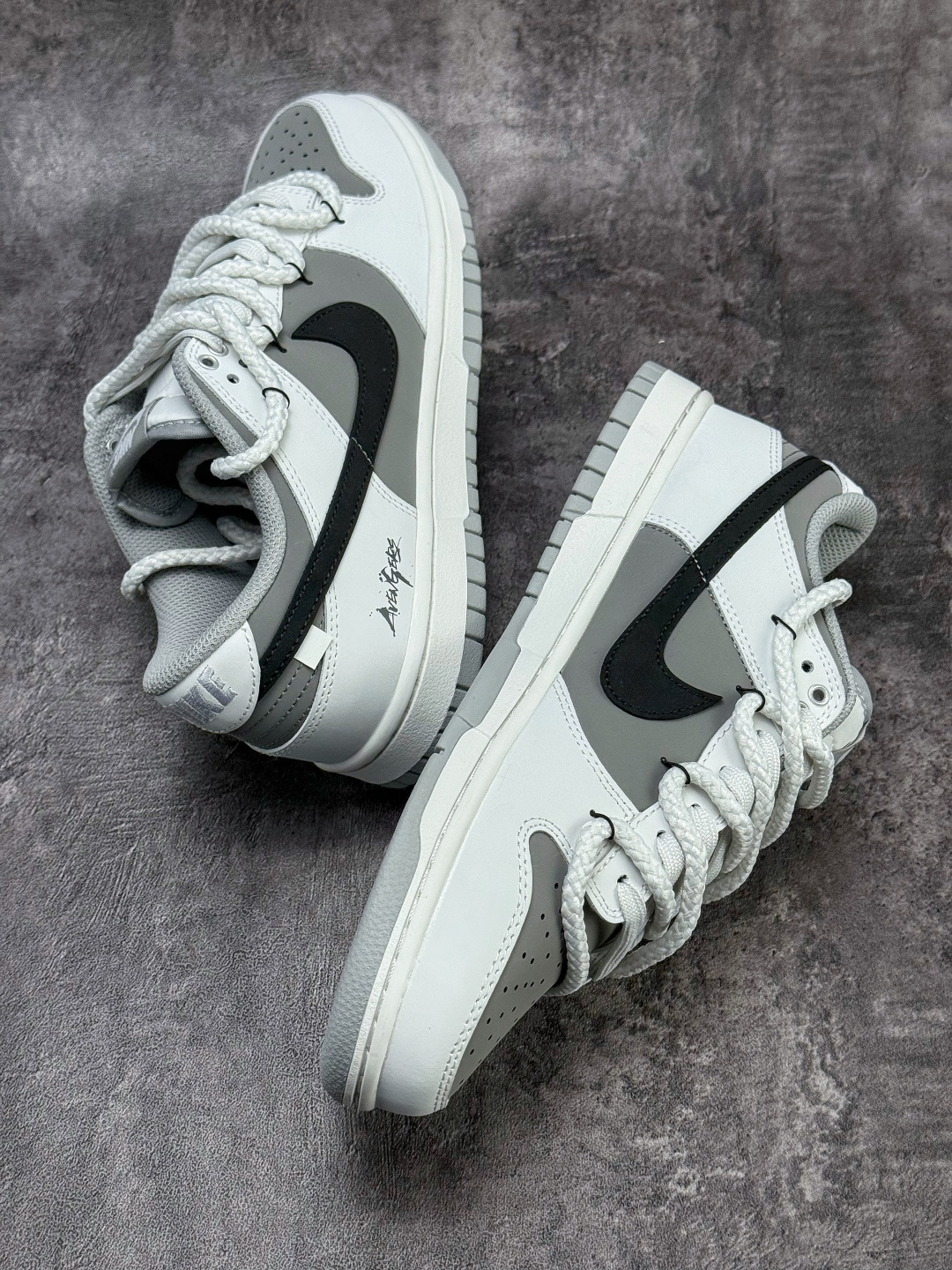 NIKE SB Dunk Low 白灰黑 WG0510-061