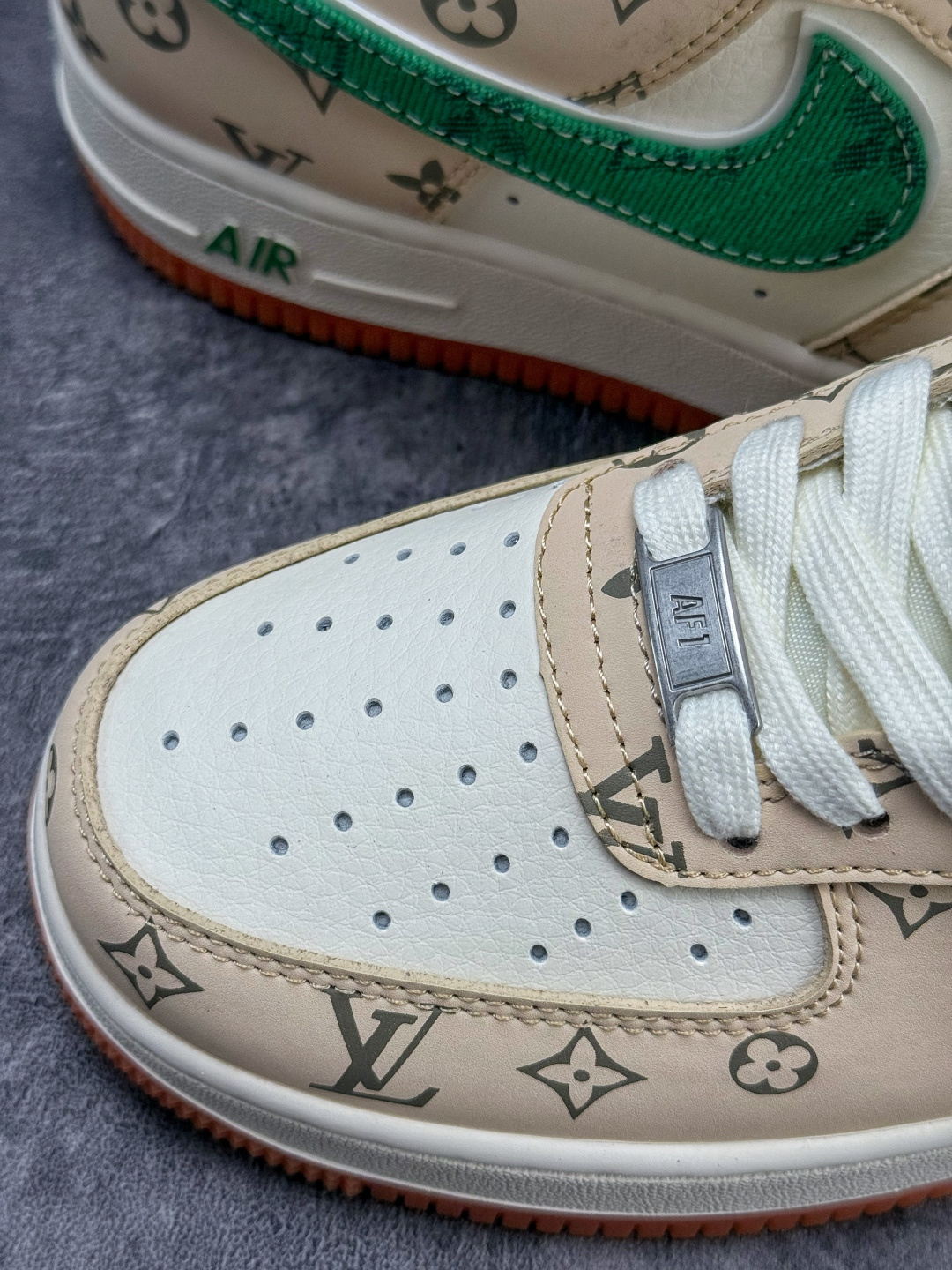 Nike Air Force 1 Low 07 x Louis Vuitton 米白绿 XS1958-627