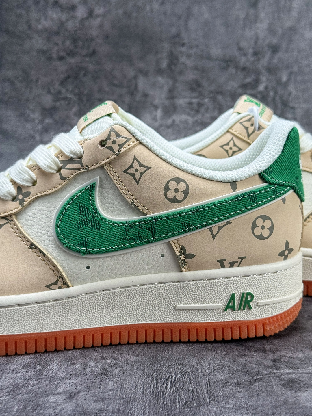 Nike Air Force 1 Low 07 x Louis Vuitton 米白绿 XS1958-627
