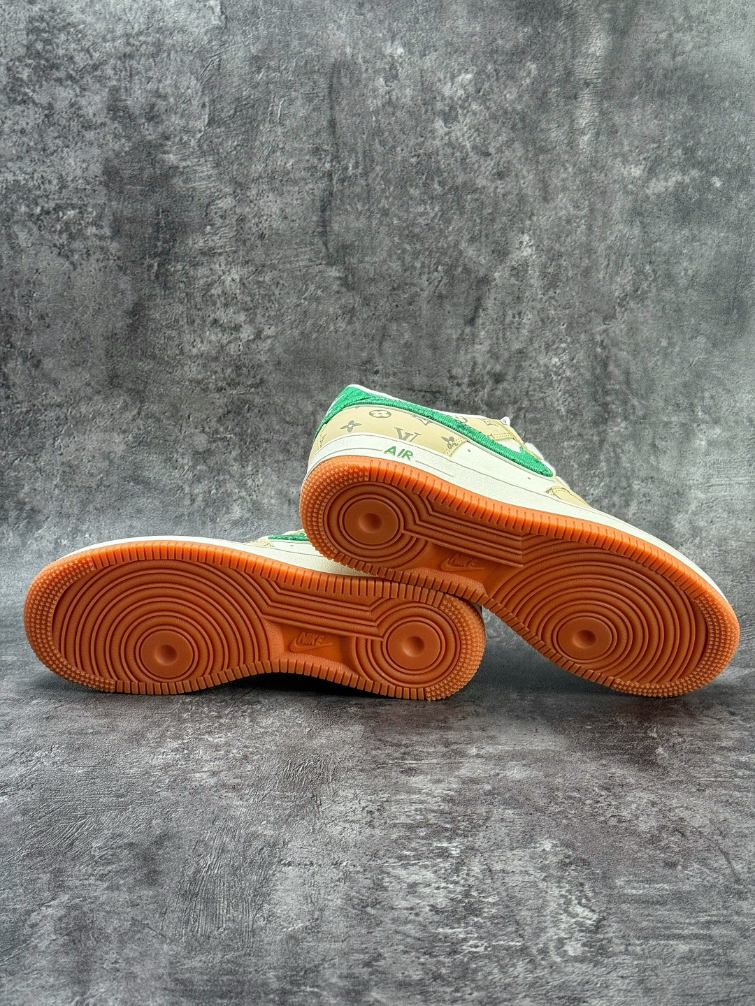Nike Air Force 1 Low 07 x Louis Vuitton 米白绿 XS1958-627