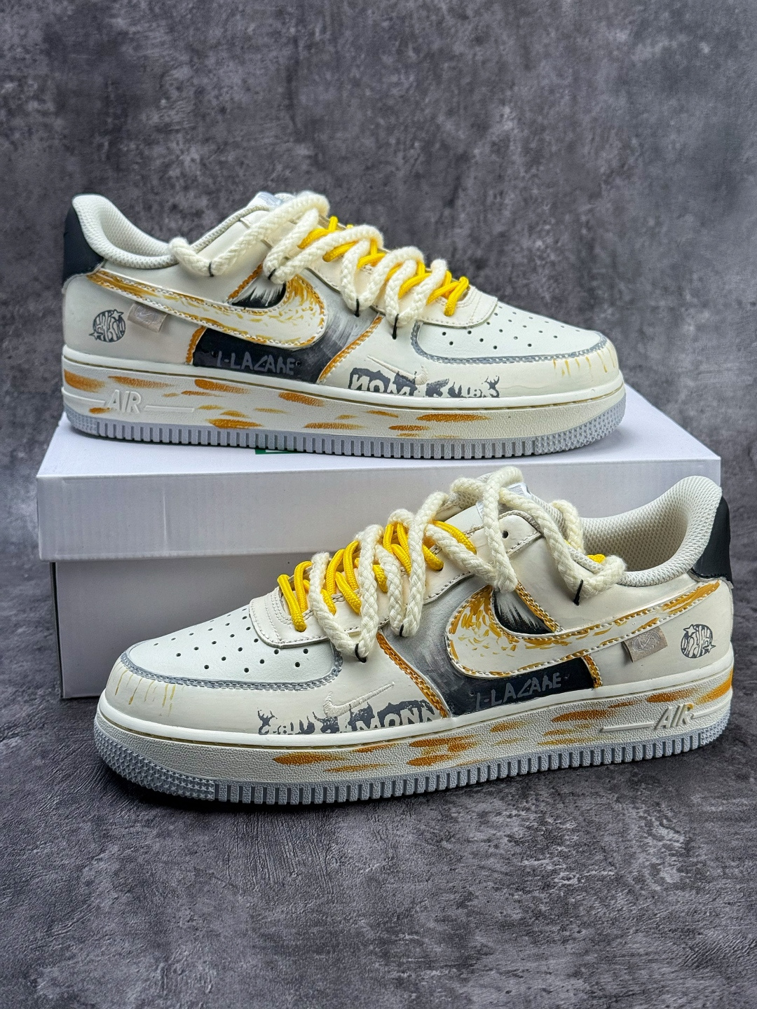Nike Air Force 1 Low 07 皮卡皮 美式涂鸦 白黑黄 DB3301-101 Nike Air Force 1 Low 07 皮卡皮 美式涂鸦 白黑黄 DB3301-101