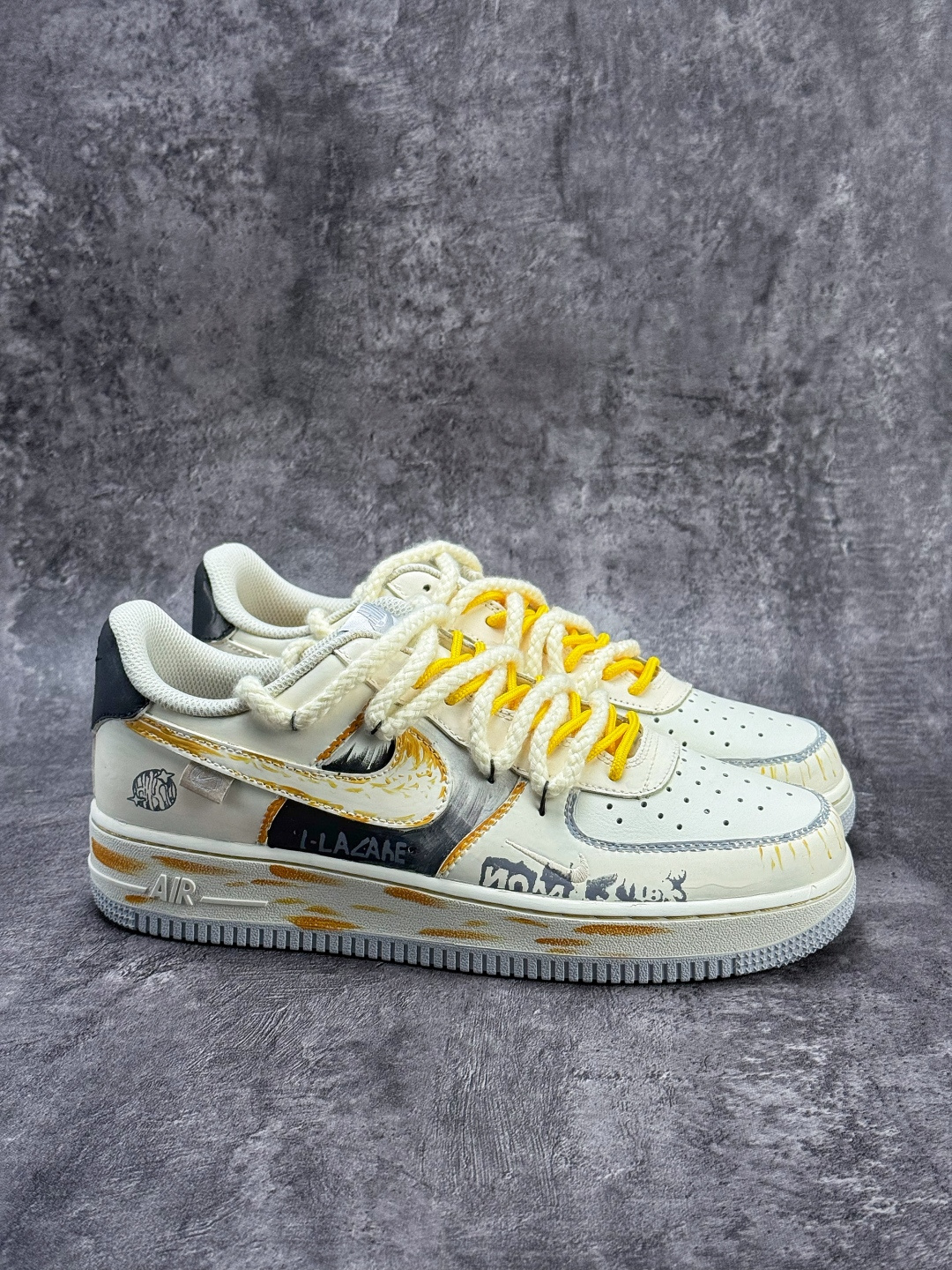 Nike Air Force 1 Low 07 皮卡皮 美式涂鸦 白黑黄 DB3301-101 Nike Air Force 1 Low 07 皮卡皮 美式涂鸦 白黑黄 DB3301-101