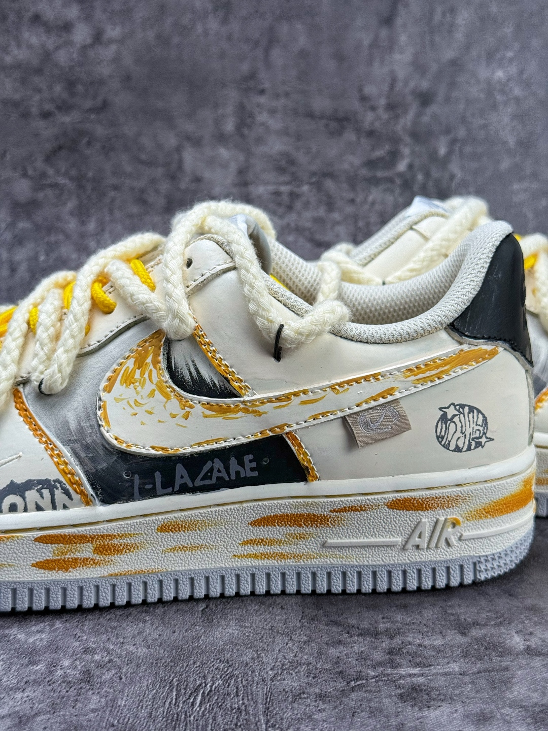 Nike Air Force 1 Low 07 皮卡皮 美式涂鸦 白黑黄 DB3301-101 Nike Air Force 1 Low 07 皮卡皮 美式涂鸦 白黑黄 DB3301-101