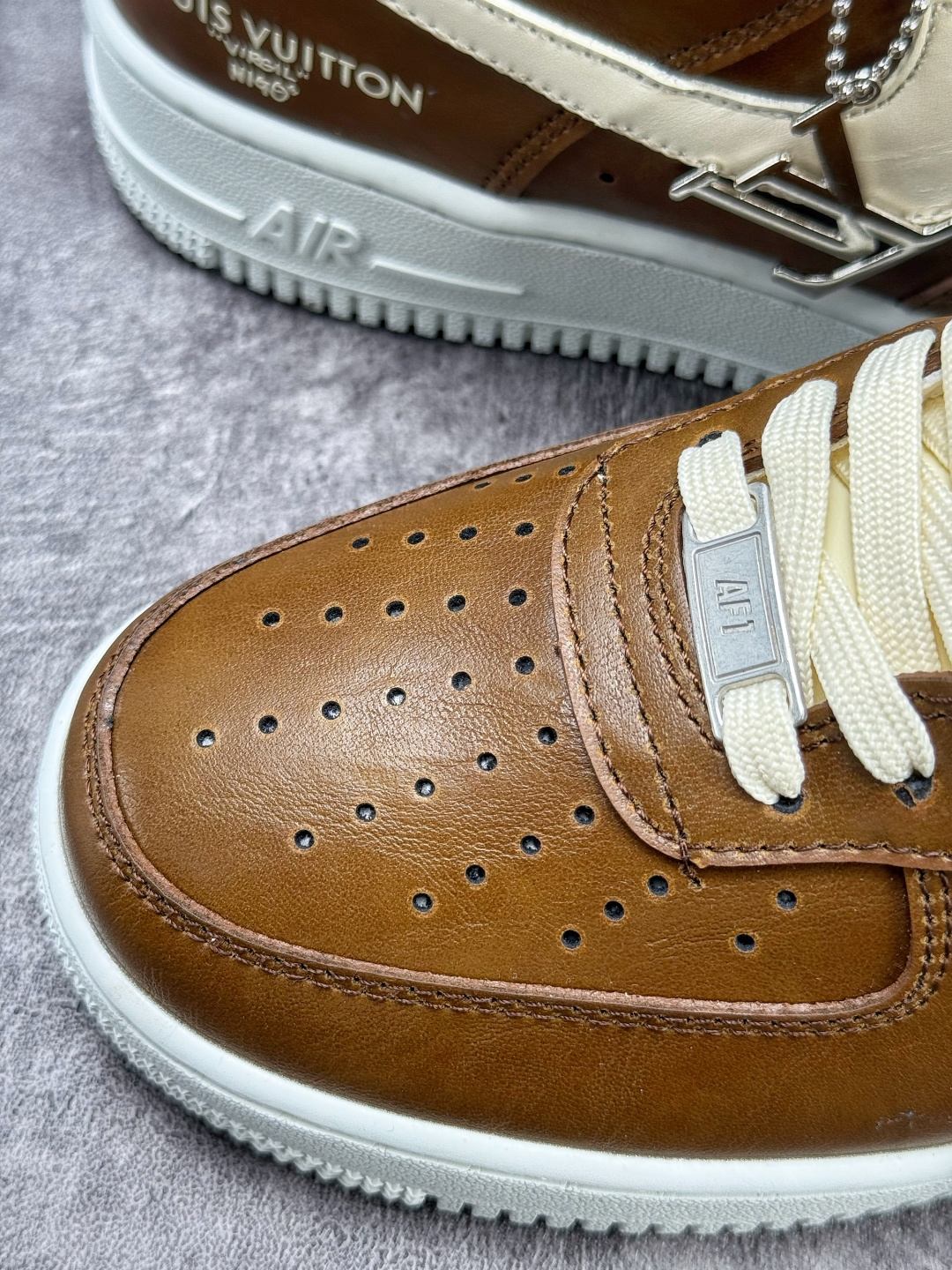 Nike Air Force 1 Low 07 x Louis Vuitton 棕白 NH0601-587